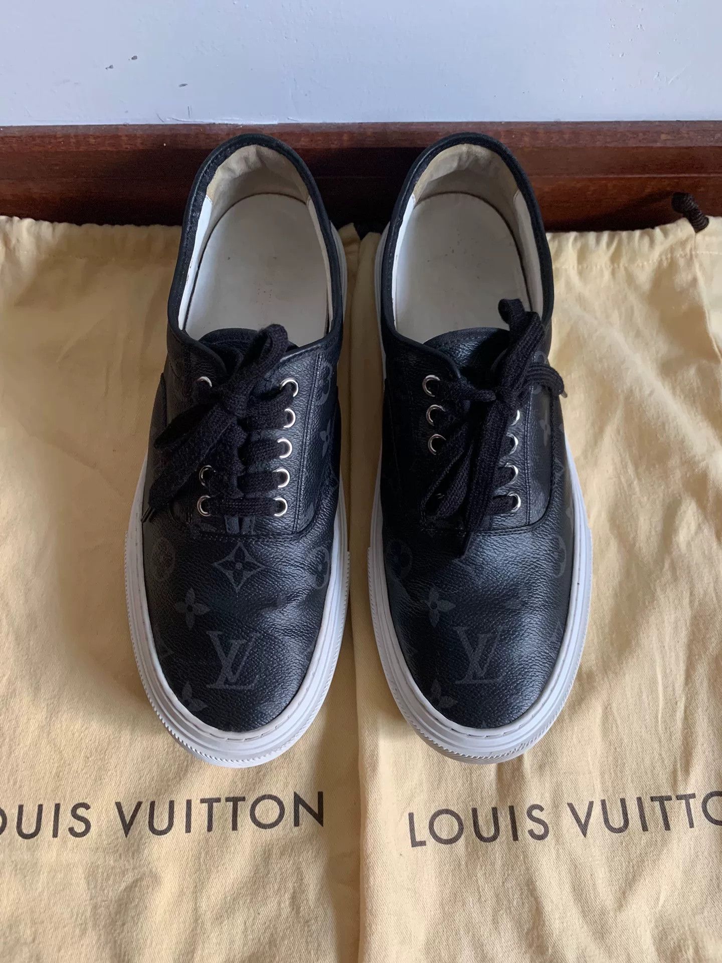 Louis Vuitton Louis Vuitton LV Rivoli Sneakers Size US 8.5 / EU 41-42 - 2 Thumbnail