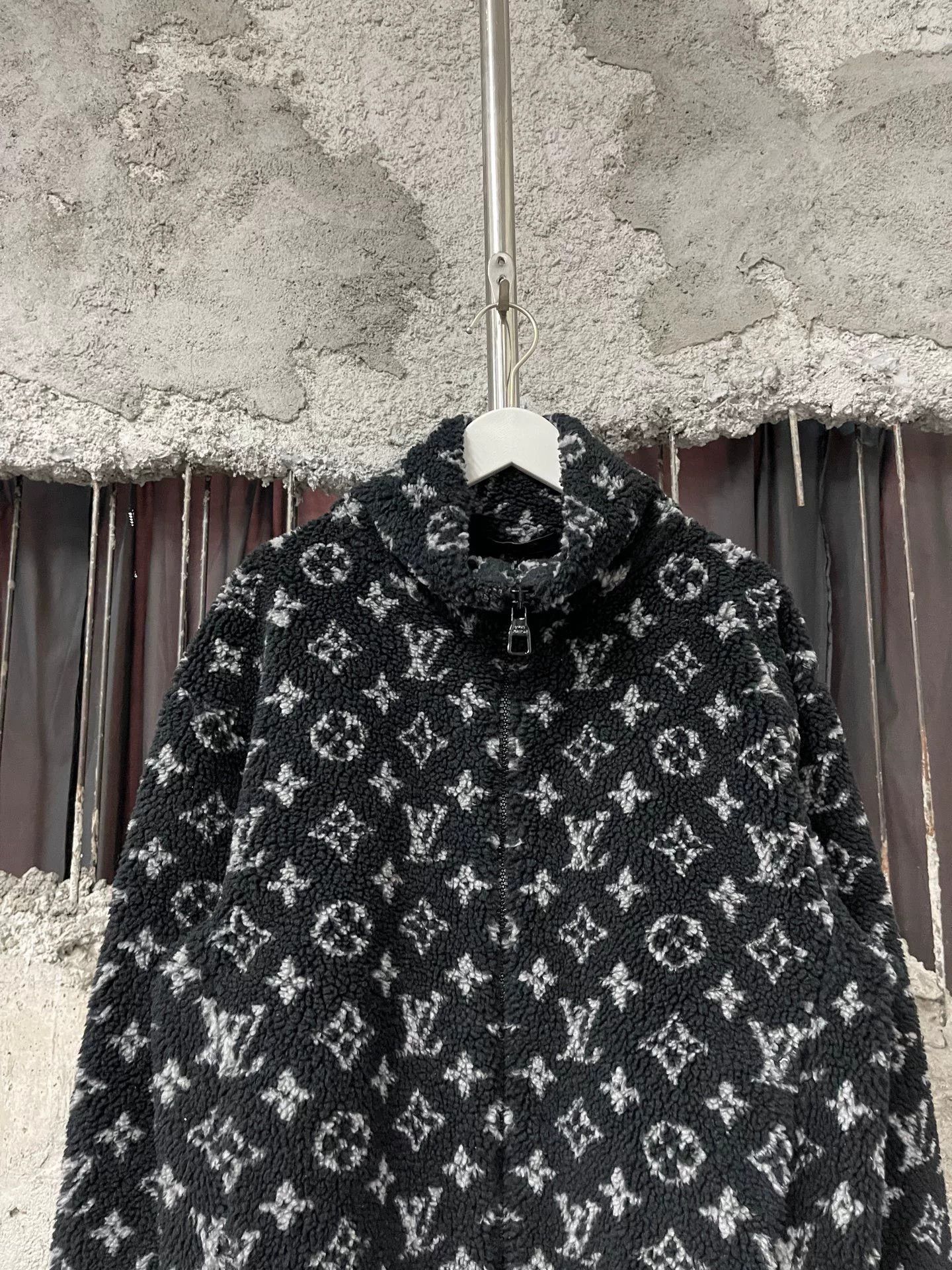 Louis Vuitton Louis Vuitton Teddy Jacket Size XS / US 0-2 / IT 36-38 - 2 Thumbnail