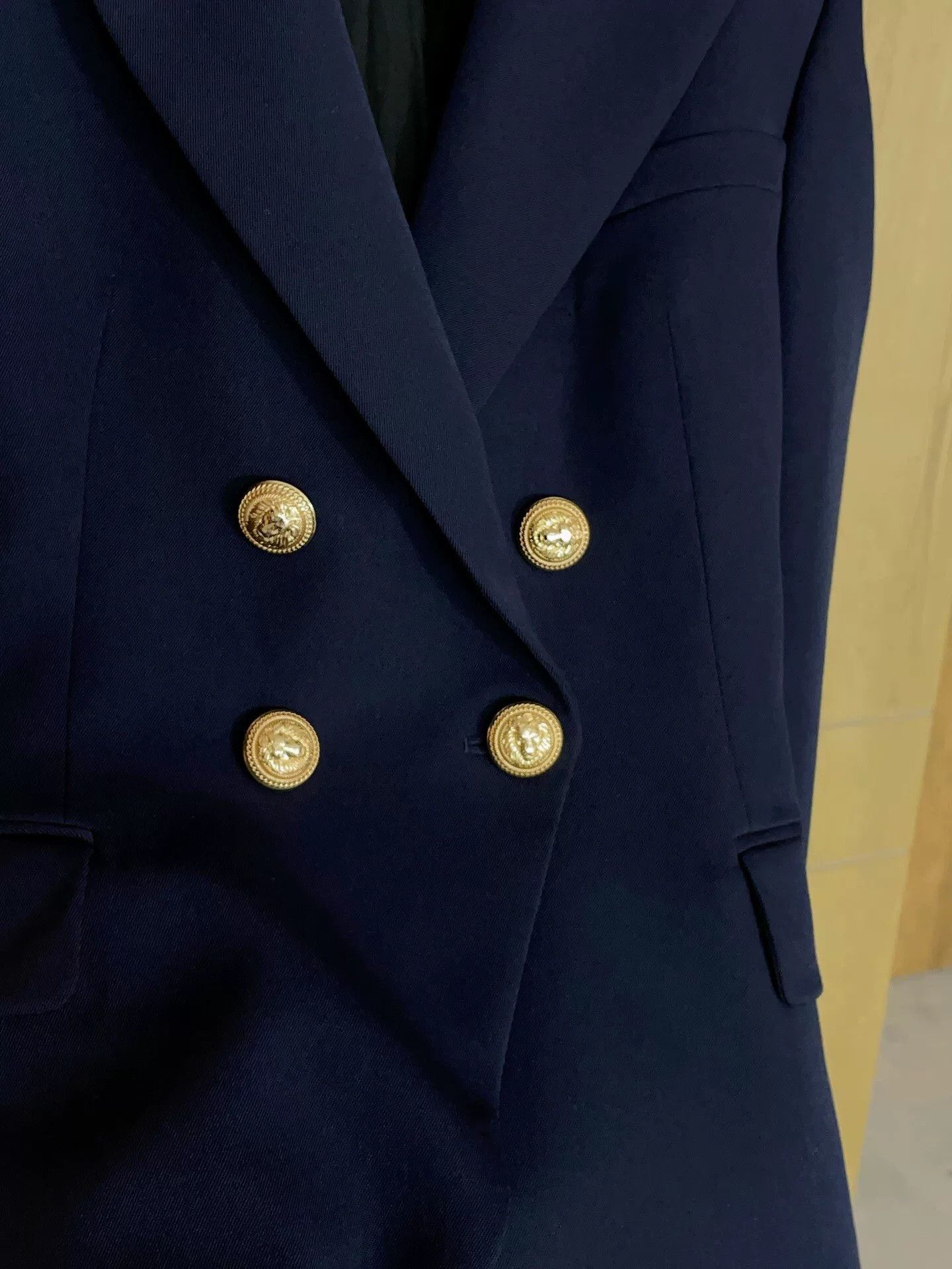 Balmain Balmain Navy Double-Breasted Two-Pocket Blazer Size XS / US 0-2 / IT 36-38 - 7 Thumbnail