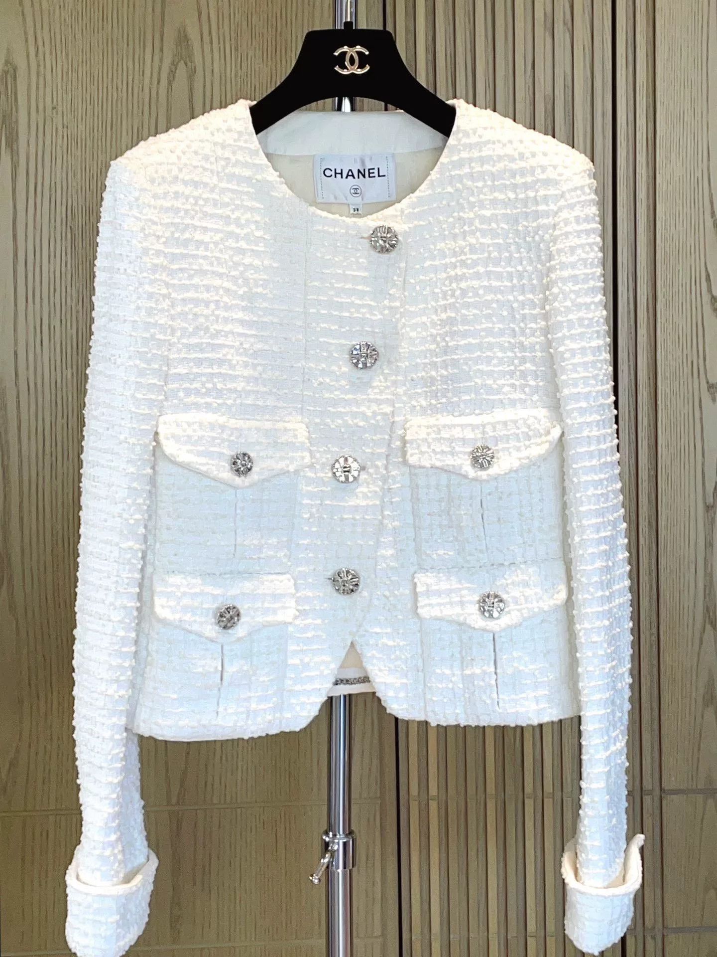 Chanel Chanel 22C White Tweed Four-Pocket Jacket Size S / US 4 / IT 40 - 4 Thumbnail