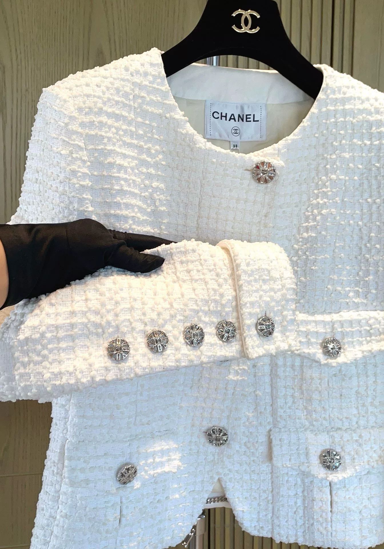 Chanel Chanel 22C White Tweed Four-Pocket Jacket Size S / US 4 / IT 40 - 5 Thumbnail