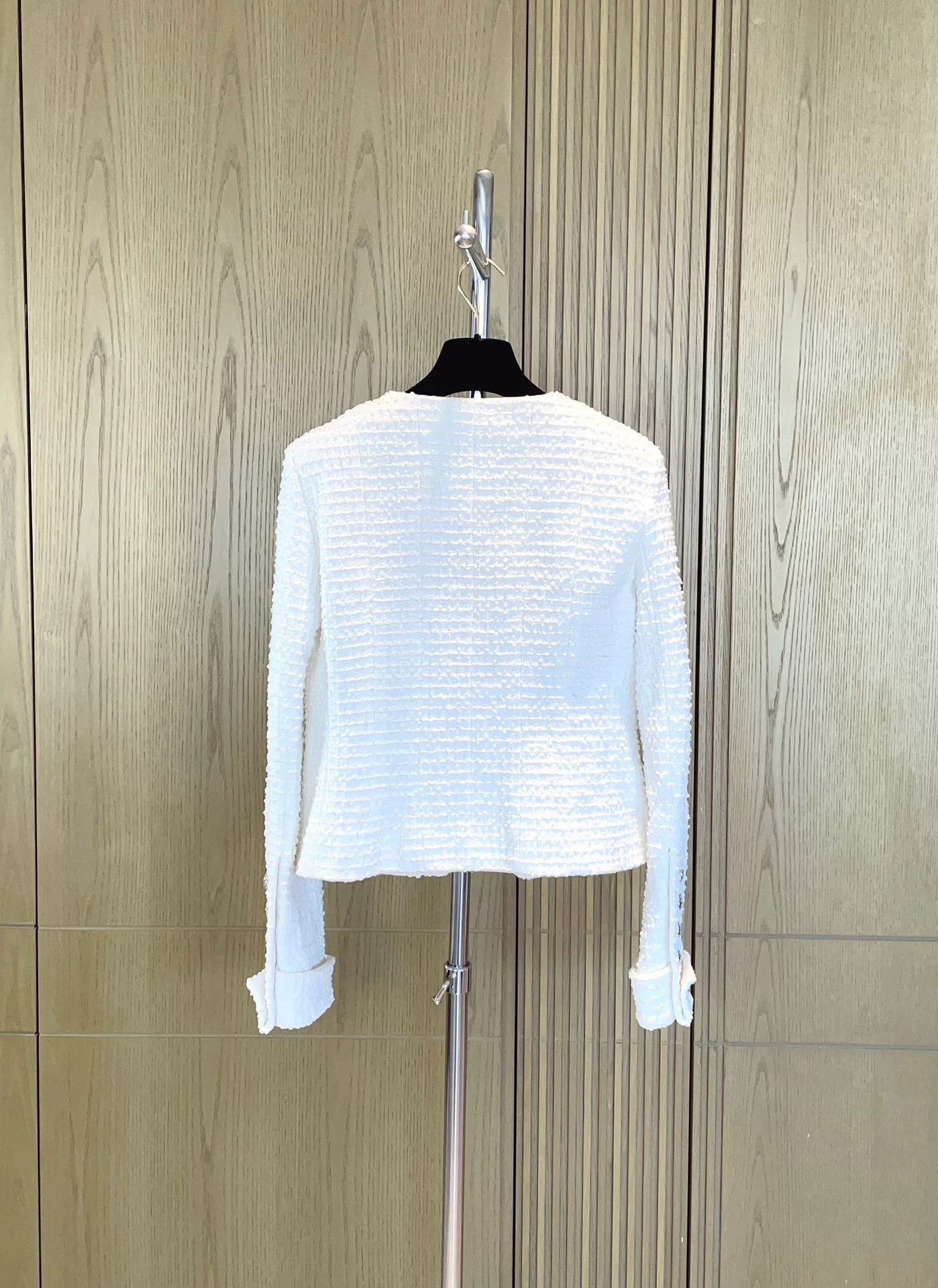 Chanel Chanel 22C White Tweed Four-Pocket Jacket Size S / US 4 / IT 40 - 2 Thumbnail