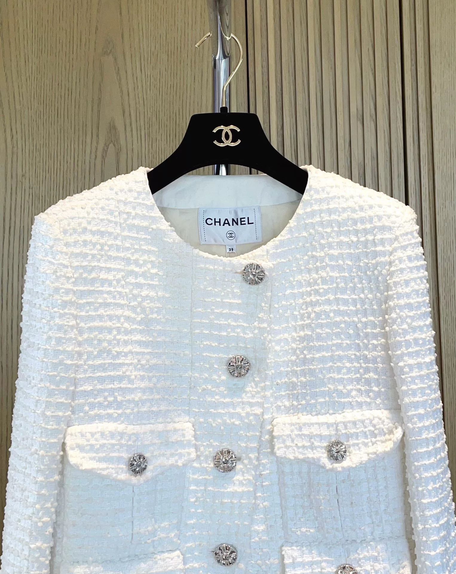 Chanel Chanel 22C White Tweed Four-Pocket Jacket Size S / US 4 / IT 40 - 3 Thumbnail