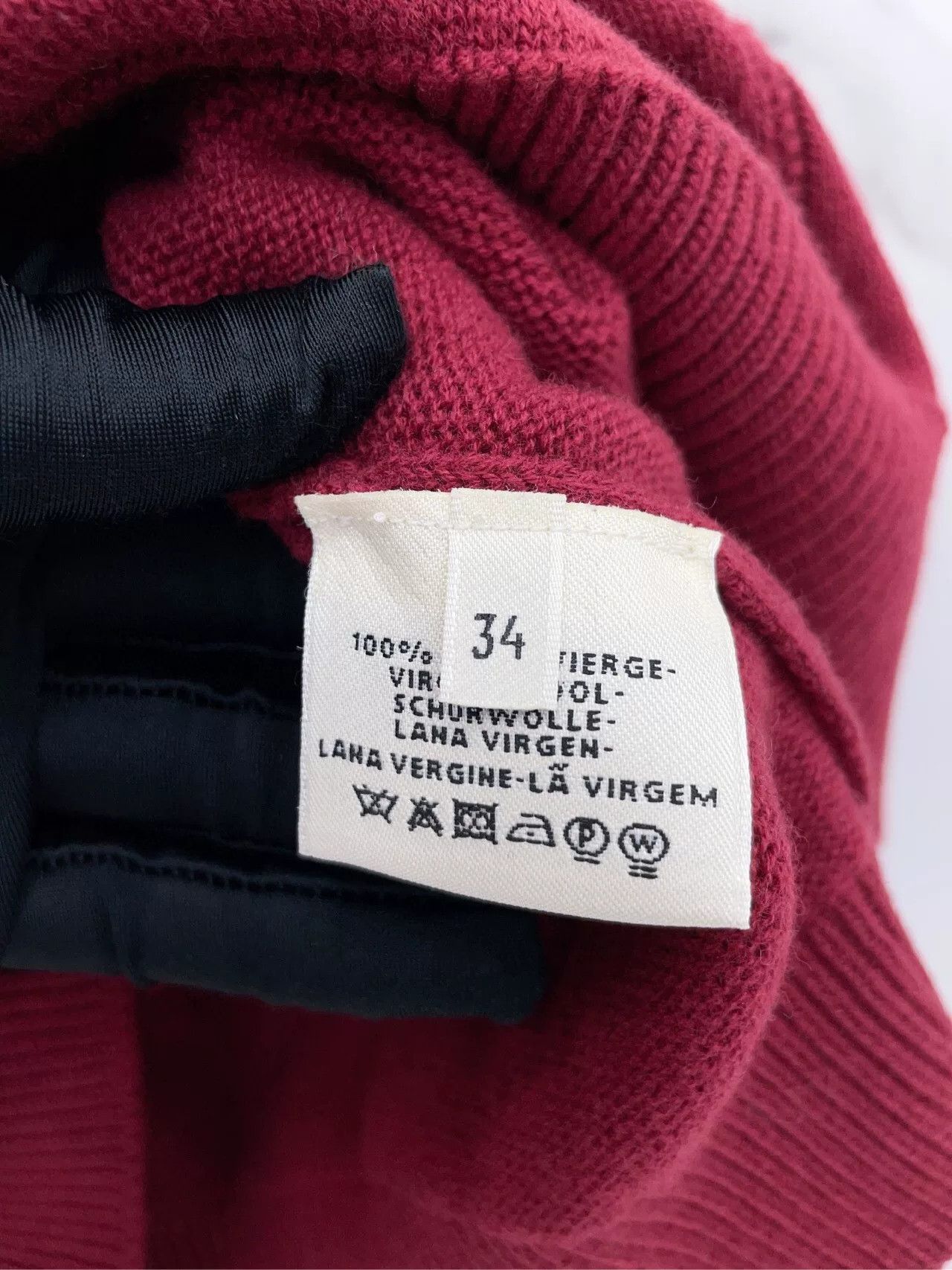 Hermes Hermes Red H V-neck Cashmere Sweater Size XXS / US 00 / IT 34 - 9 Thumbnail