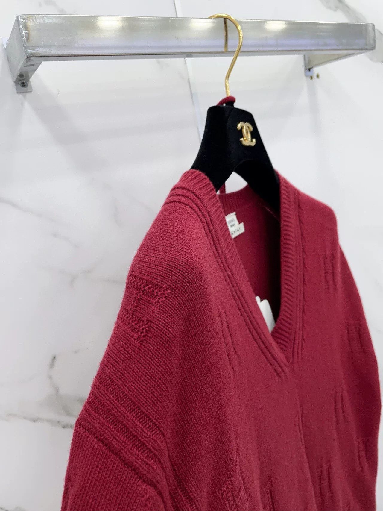 Hermes Hermes Red H V-neck Cashmere Sweater Size XXS / US 00 / IT 34 - 7 Thumbnail