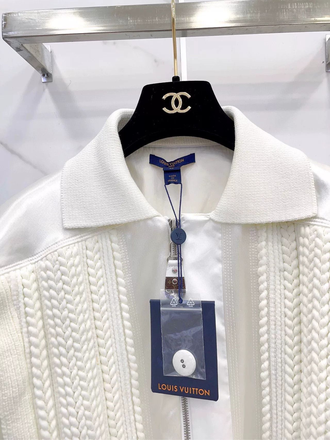Louis Vuitton Louis Vuitton Heavy Stitch White Trench Coat Size XS / US 0-2 / IT 36-38 - 4 Thumbnail