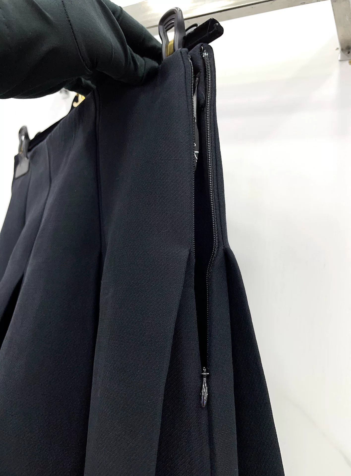 Dior Dior Wool Silk Blend A-Line High-Waist Pleated Shorts Size 36" / US 14 / IT 50 - 8 Thumbnail