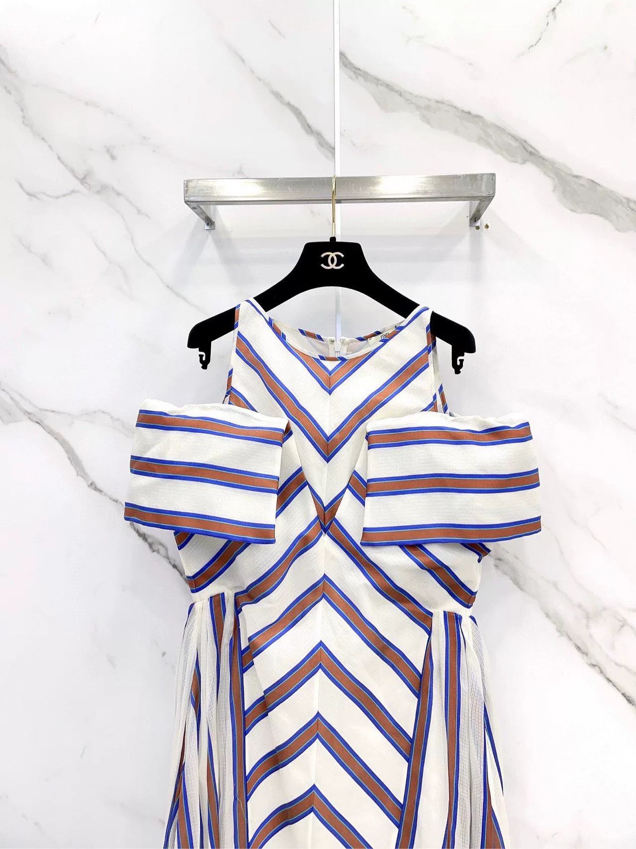 Fendi FENDI V-Neck Striped Off-Shoulder Silk Dress Size M / US 6-8 / IT 42-44 - 5 Thumbnail