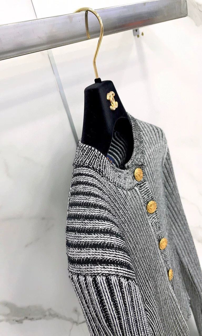 Louis Vuitton Louis Vuitton Flared Long Sleeve Ribbed Knit Cardigan Size XS / US 0-2 / IT 36-38 - 7 Thumbnail