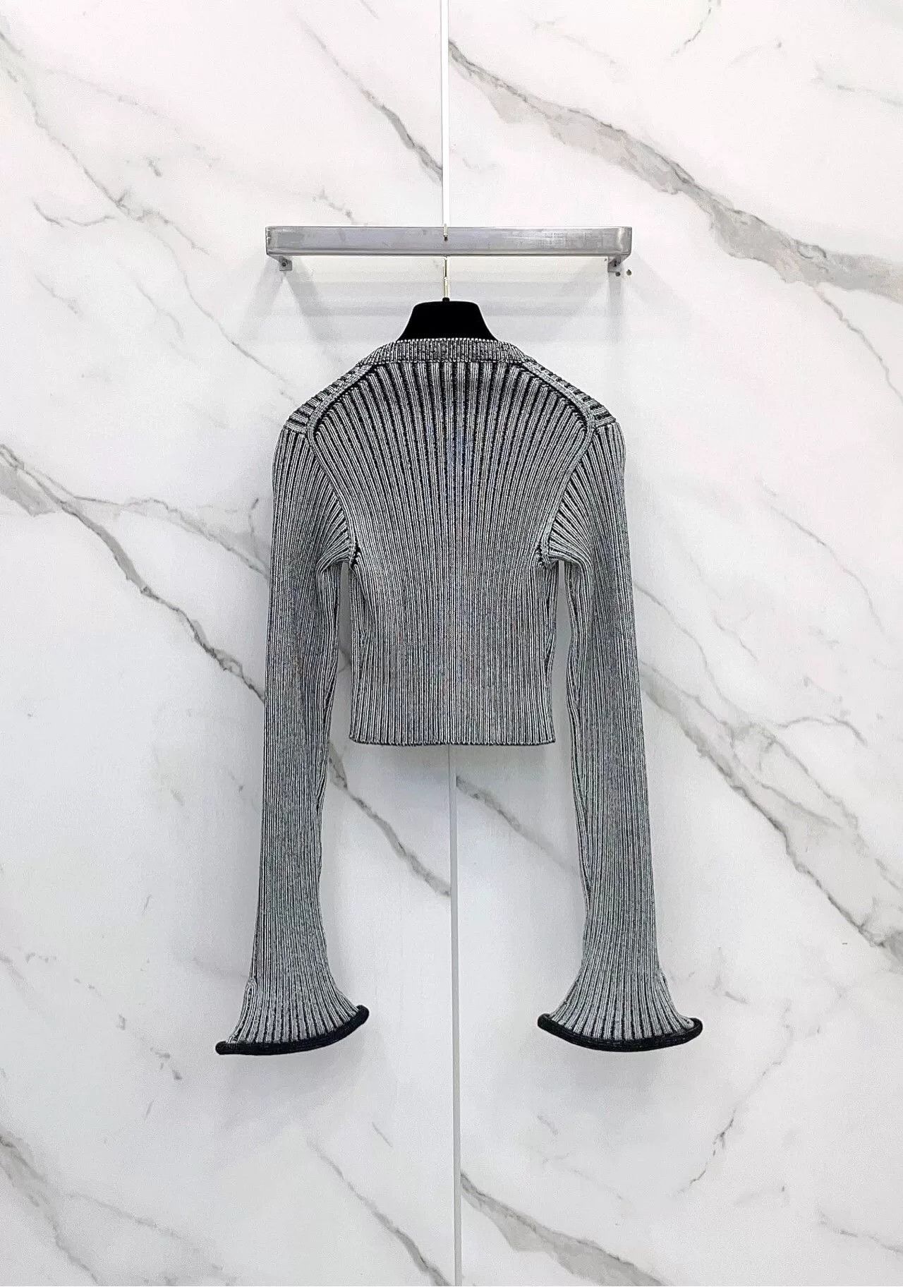 Louis Vuitton Louis Vuitton Flared Long Sleeve Ribbed Knit Cardigan Size XS / US 0-2 / IT 36-38 - 2 Thumbnail