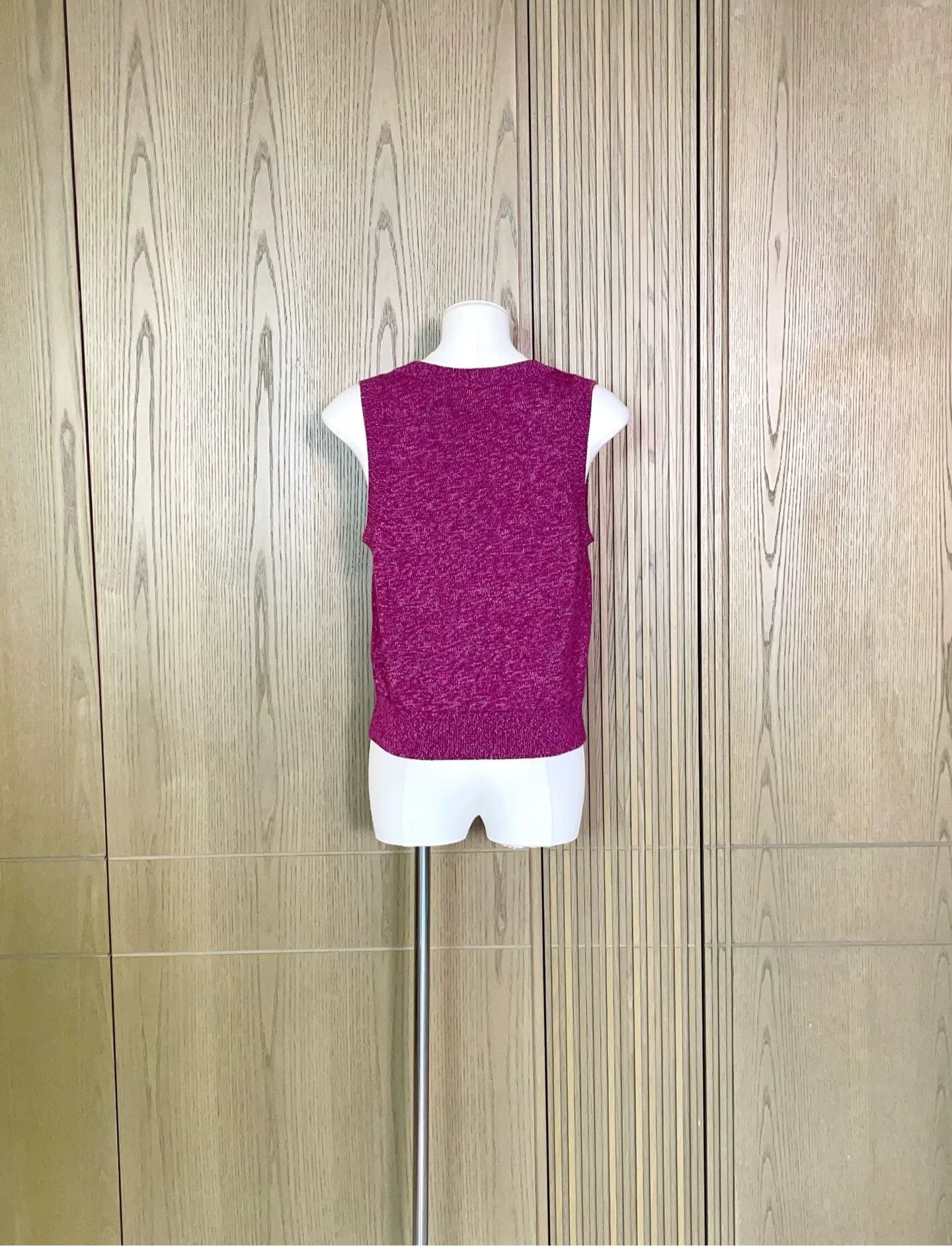 Chanel Chanel 24A Cranberry Vase Embroidery Knit Vest Size XXS / US 00 / IT 34 - 3 Thumbnail