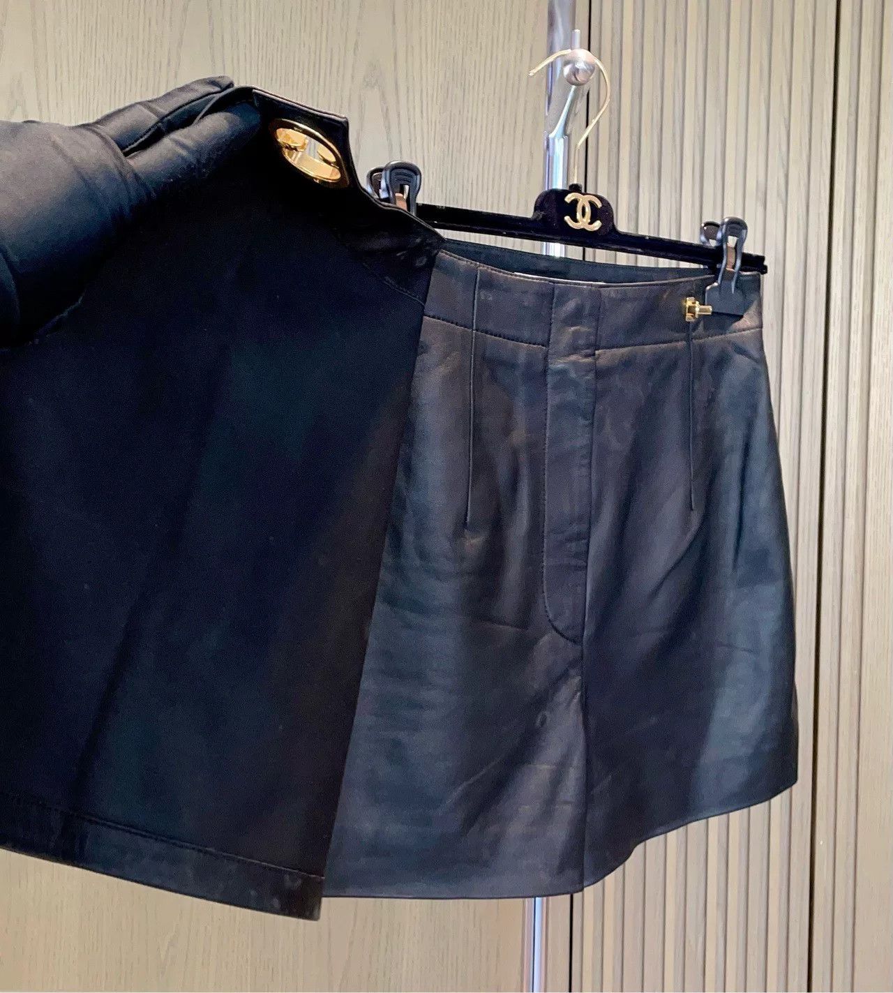 Dior Dior Black Lambskin CD Gold Buckle Skort Size 36" / US 14 / IT 50 - 7 Thumbnail