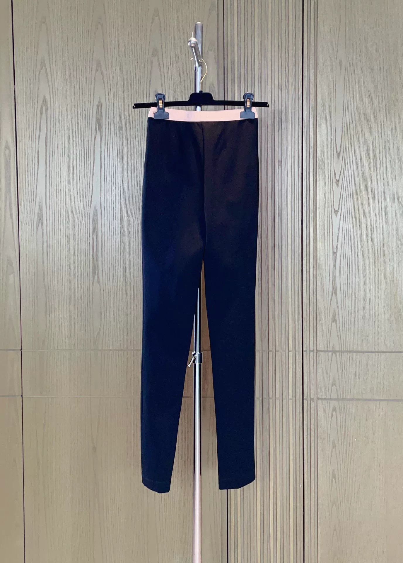 Gucci Gucci Black Pink Letter High-Waist Stretch Leggings Size 27" / US 4 / IT 40 - 2 Thumbnail