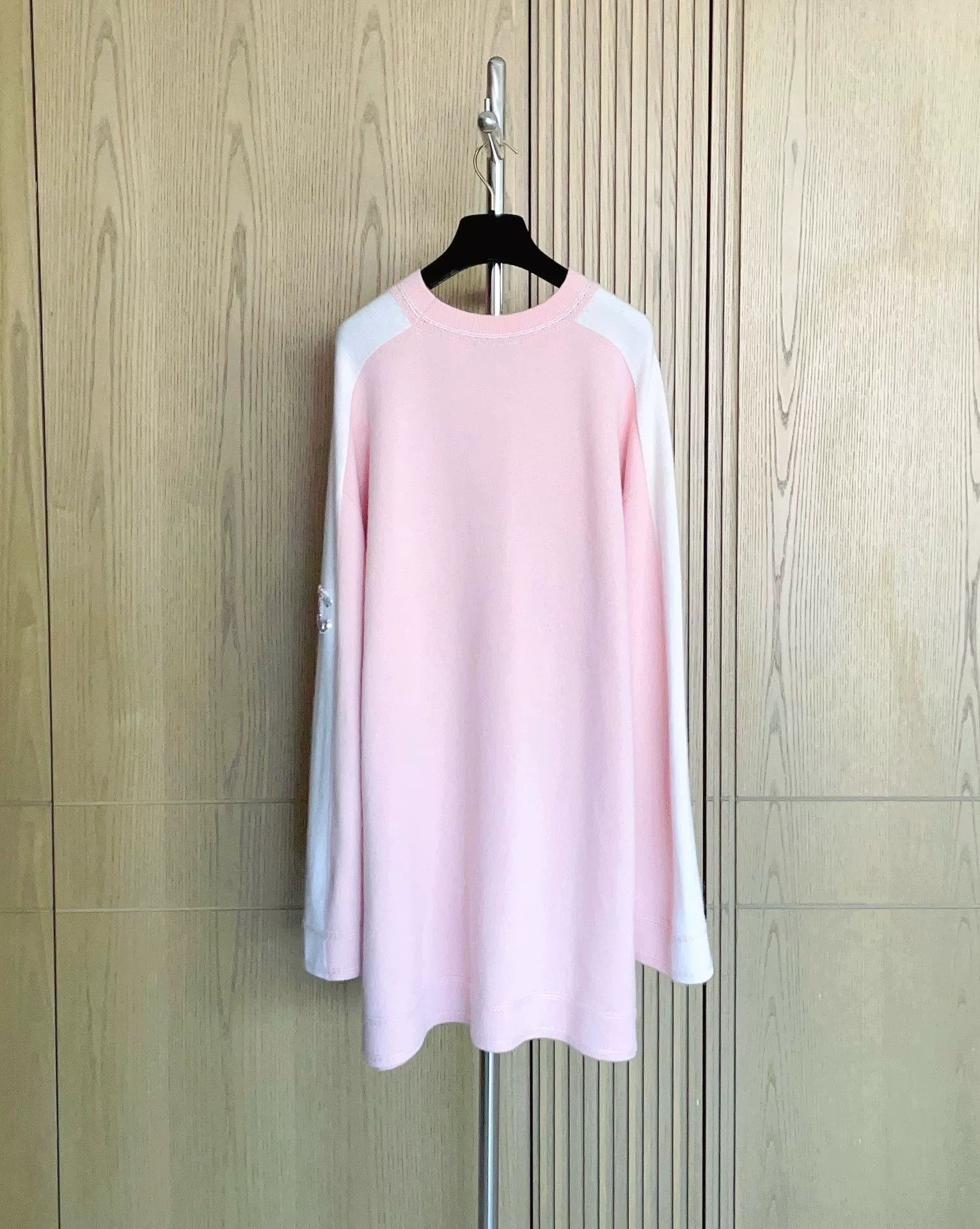 Chanel Chanel 24 Pre-Spring Pink White Sequin Sweater Size S / US 4 / IT 40 - 2 Thumbnail
