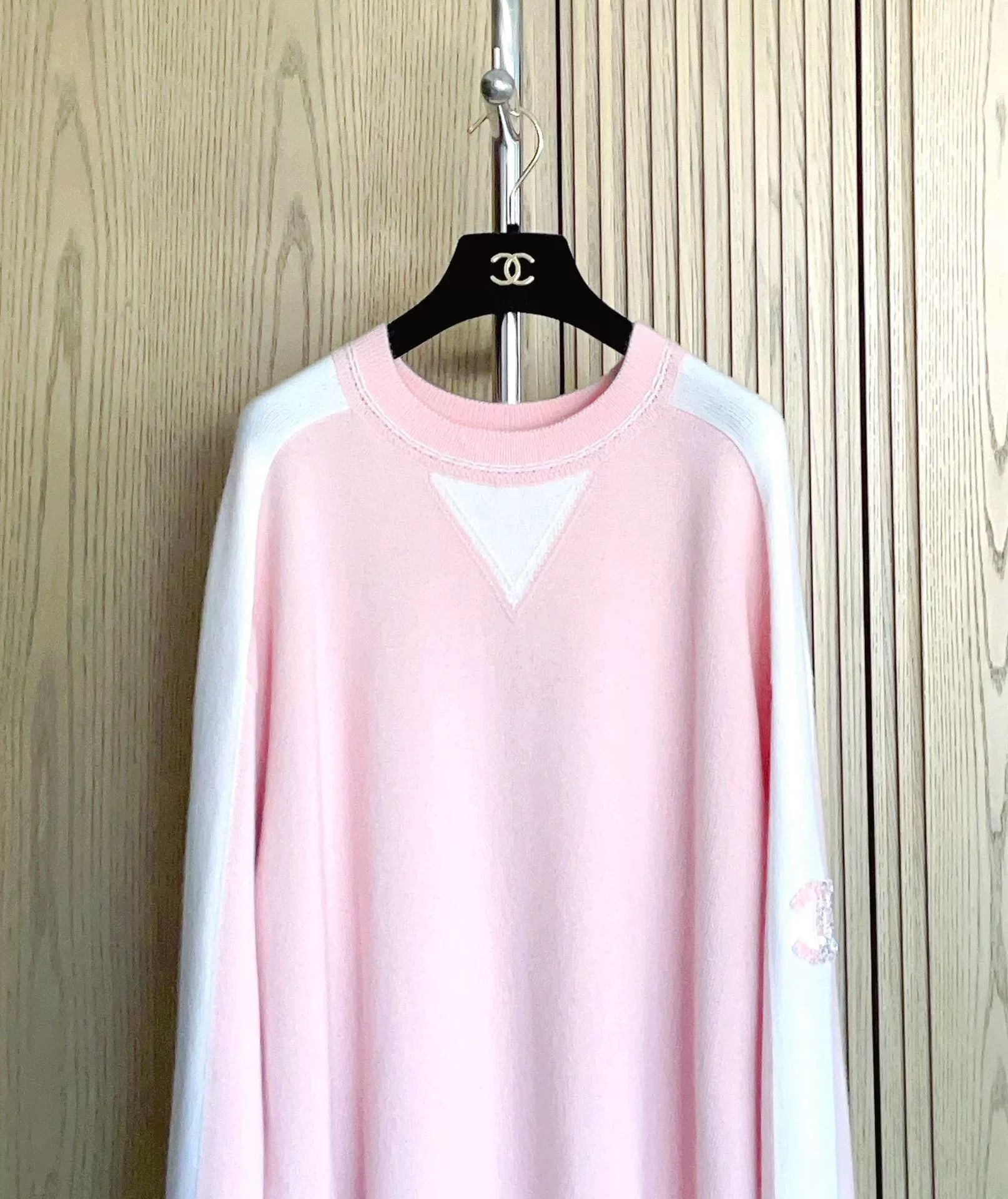 Chanel Chanel 24 Pre-Spring Pink White Sequin Sweater Size S / US 4 / IT 40 - 3 Thumbnail