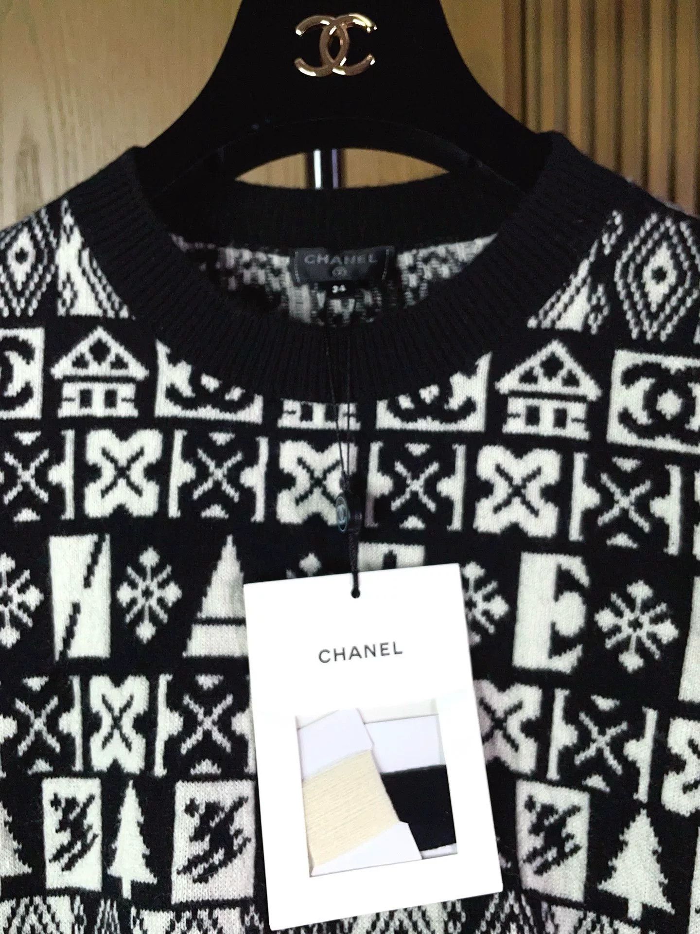 Chanel Chanel 19B Black White Letter Cashmere Sweater Size XXS / US 00 / IT 34 - 7 Thumbnail