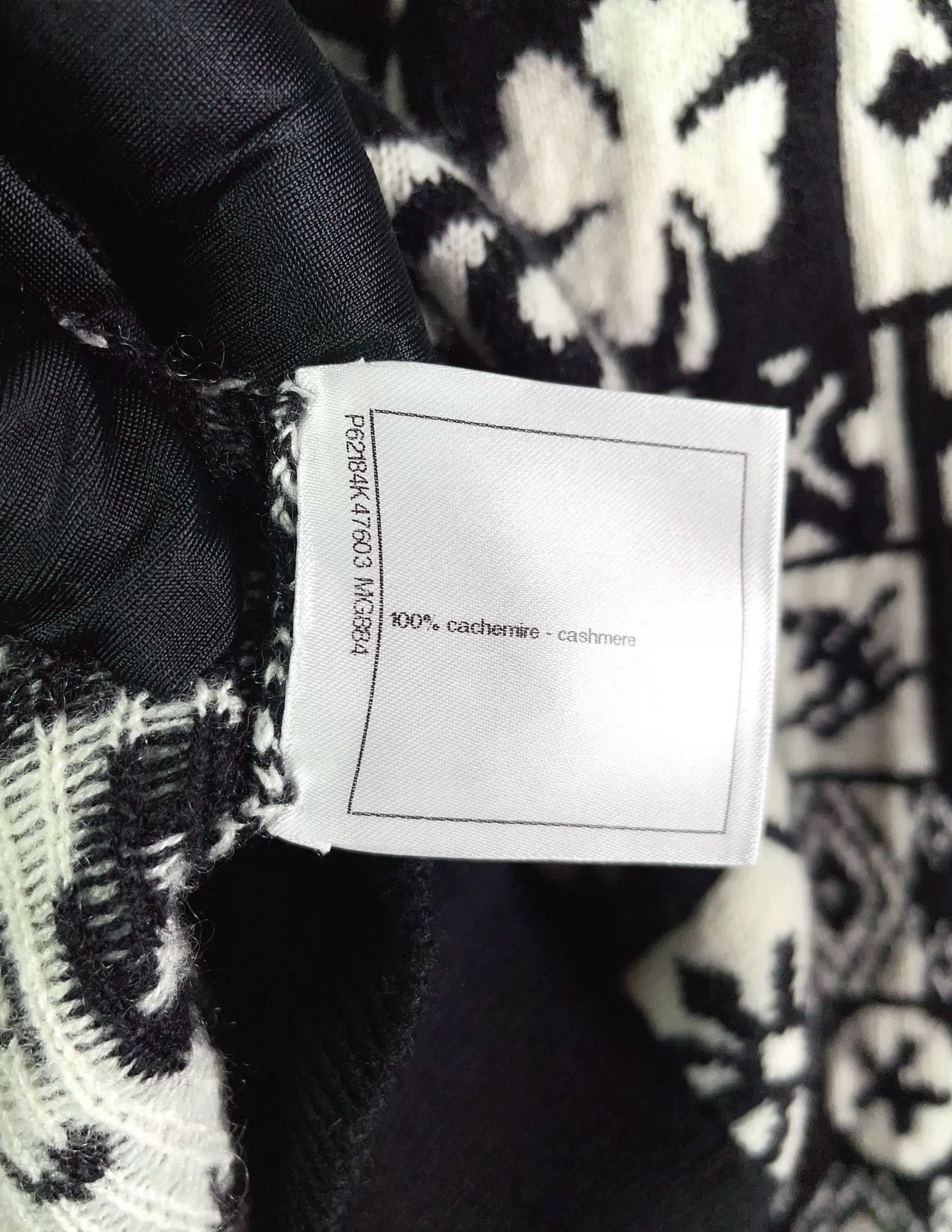 Chanel Chanel 19B Black White Letter Cashmere Sweater Size XXS / US 00 / IT 34 - 9 Thumbnail