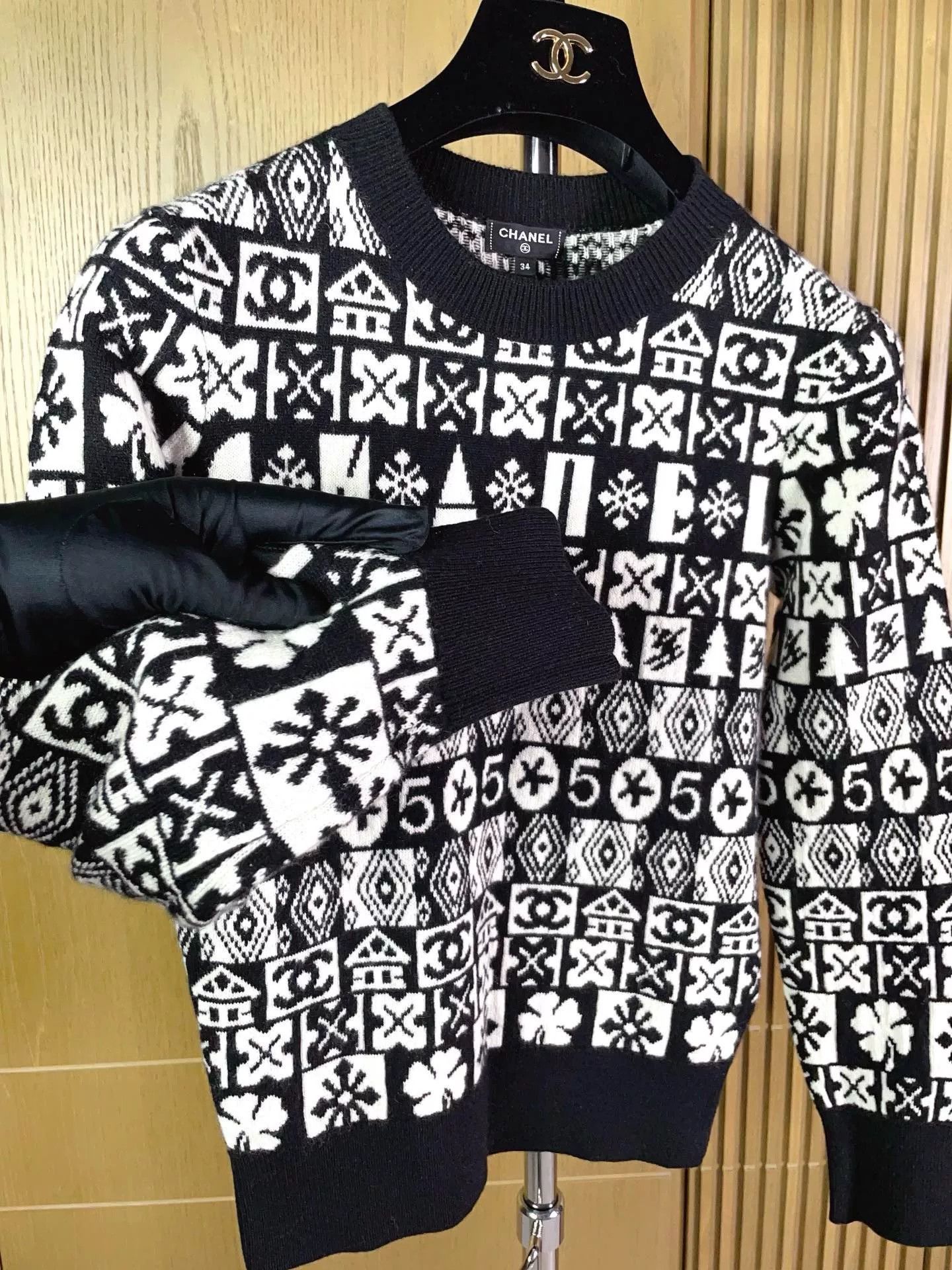 Chanel Chanel 19B Black White Letter Cashmere Sweater Size XXS / US 00 / IT 34 - 5 Thumbnail