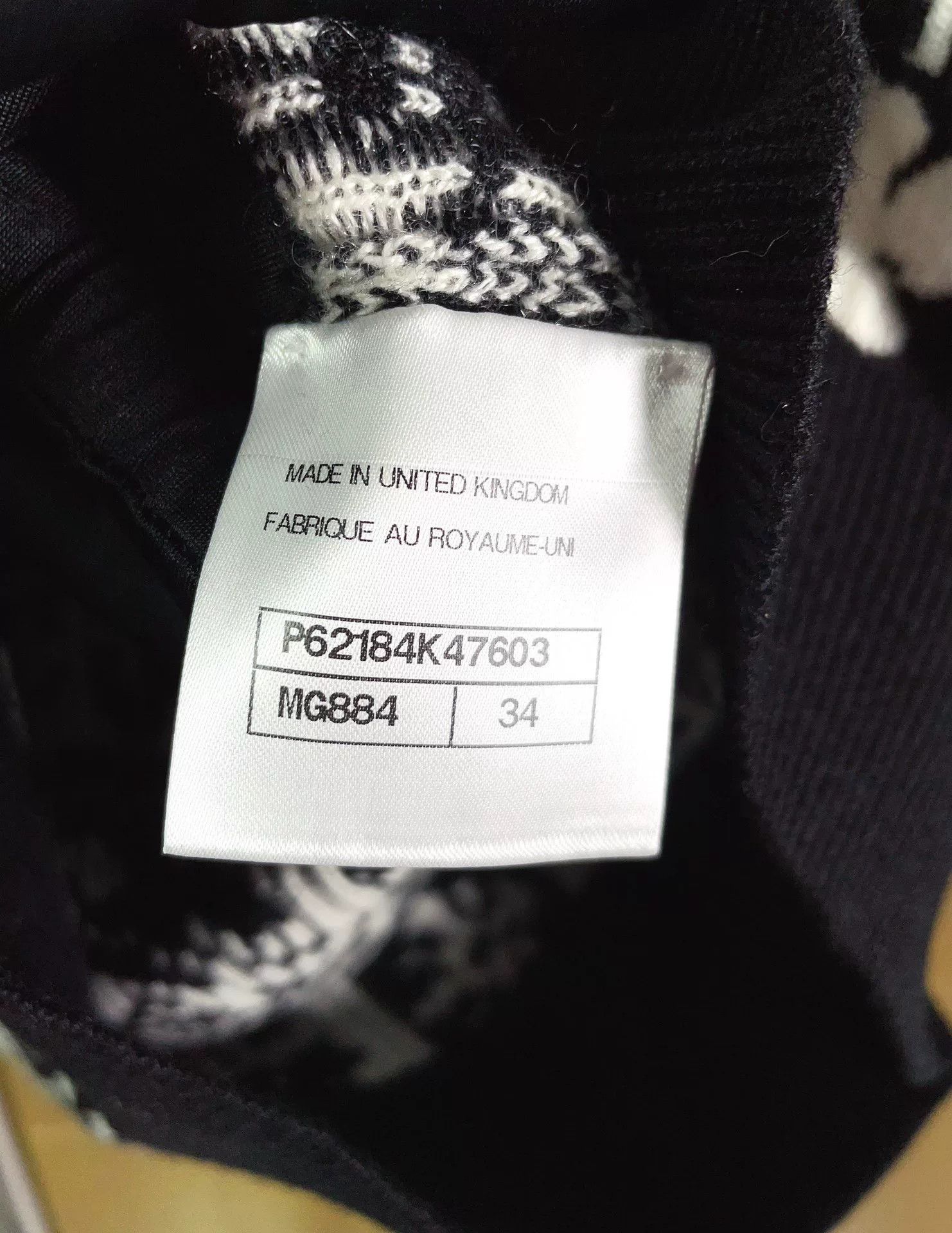 Chanel Chanel 19B Black White Letter Cashmere Sweater Size XXS / US 00 / IT 34 - 8 Thumbnail