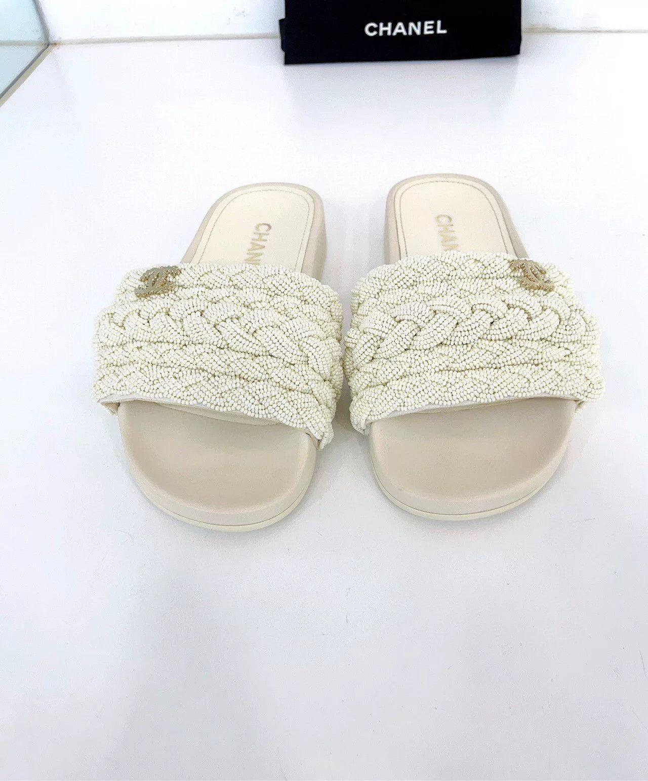 Chanel Chanel Pearl Slide Flat Sandals Size US 6 / IT 36 - 7 Thumbnail