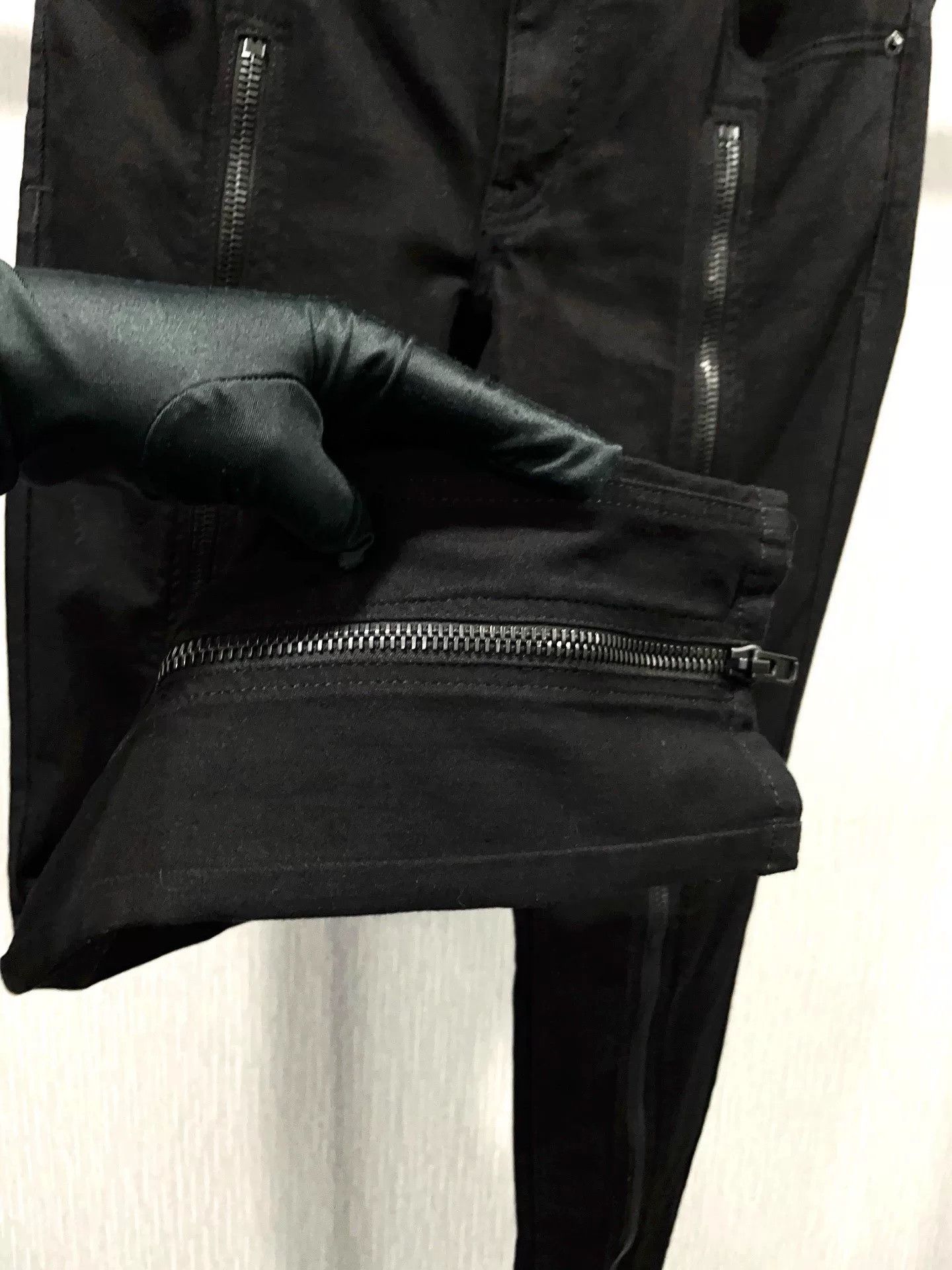 Givenchy GIVENCHY Black Zipper Design Skinny Jeans Size US 27 - 6 Thumbnail