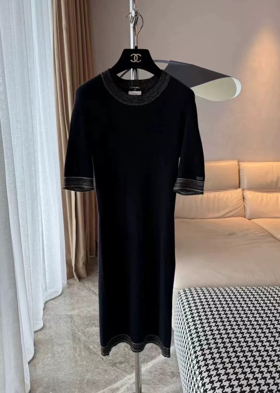 Chanel Chanel Black Cashmere Dress Size XS / US 0-2 / IT 36-38 - 2 Thumbnail