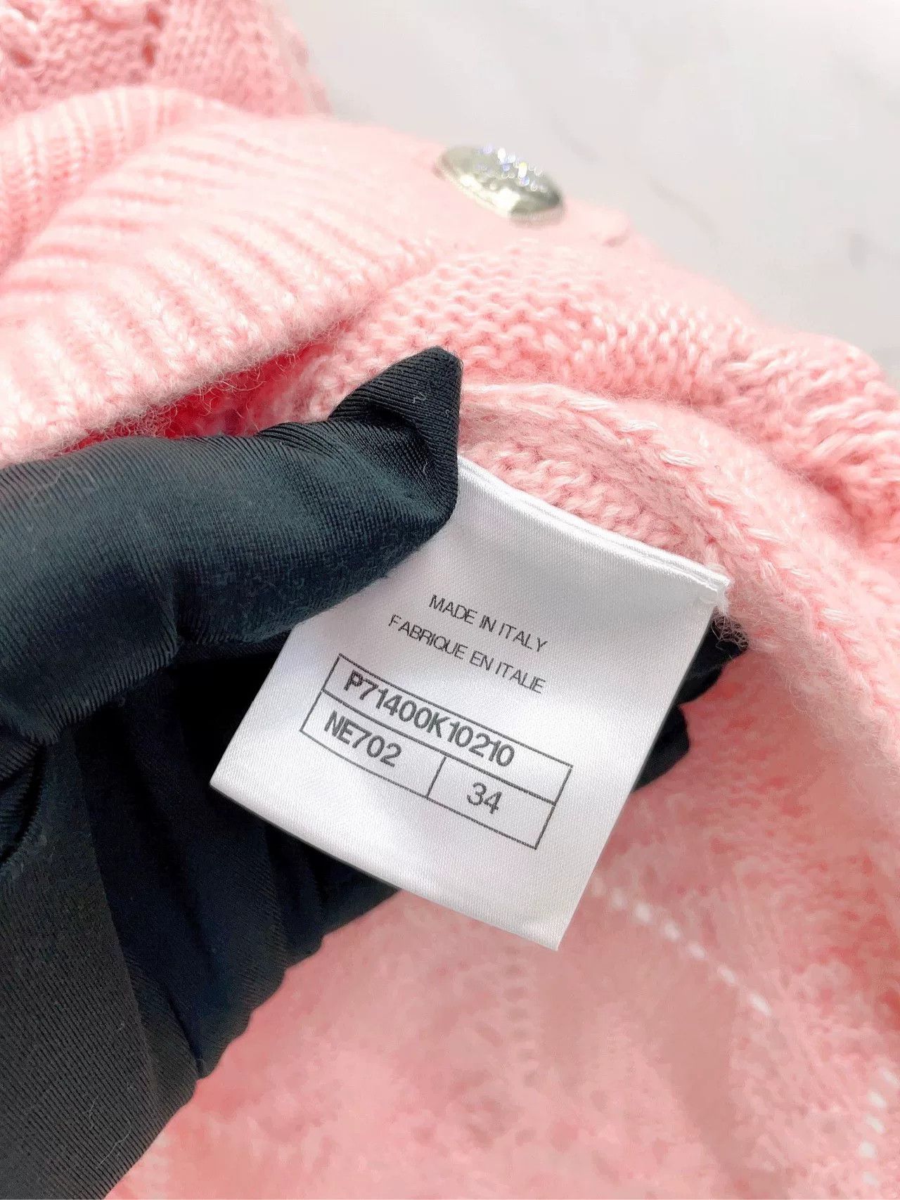 Chanel Chanel 21B Pink Knit Cardigan Silver Heart Buttons Size XXS / US 00 / IT 34 - 8 Thumbnail