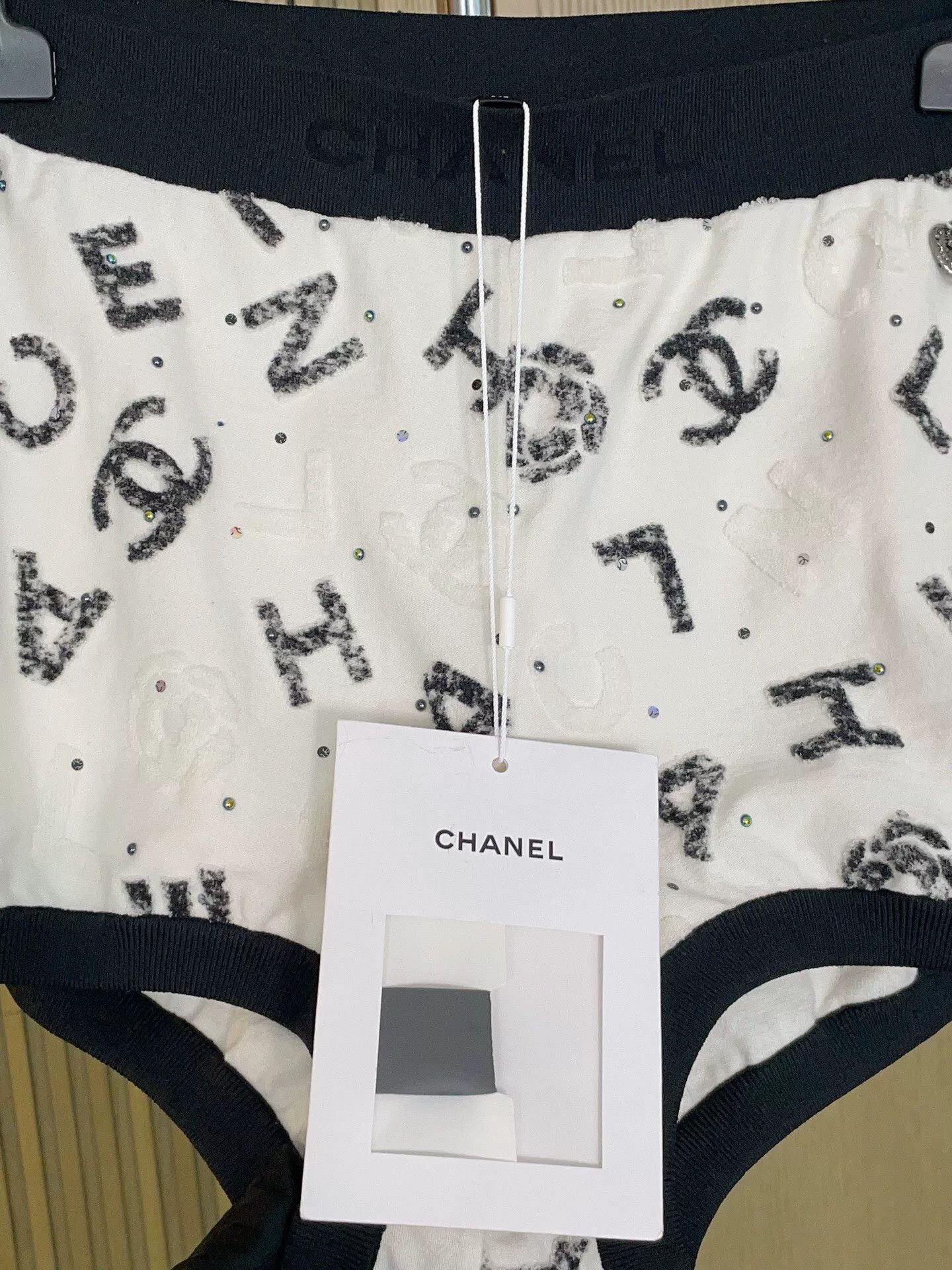 Chanel Chanel 2022 SS Runway Logo Shorts Size 34" / US 12 / IT 48 - 7 Thumbnail