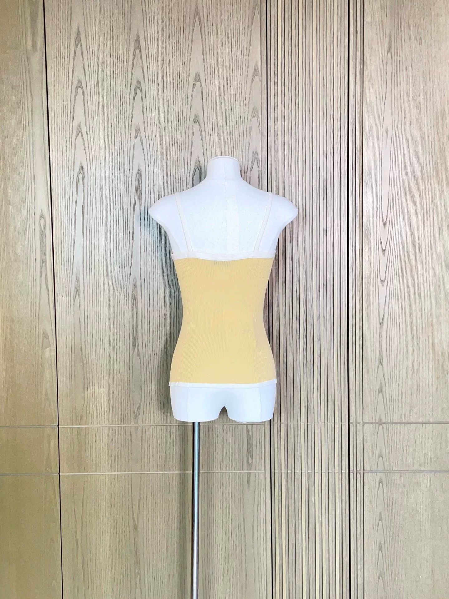 Chanel Chanel 22P Yellow Rabbit Ear Camisole Size XXS / US 00 / IT 34 - 3 Thumbnail