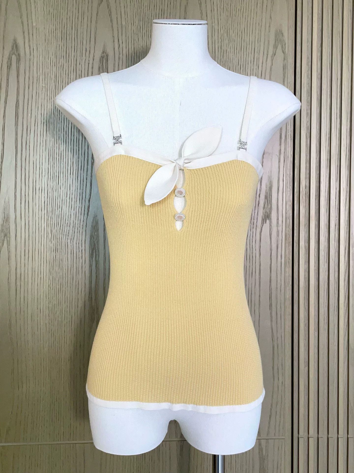 Chanel Chanel 22P Yellow Rabbit Ear Camisole Size XXS / US 00 / IT 34 - 5 Thumbnail