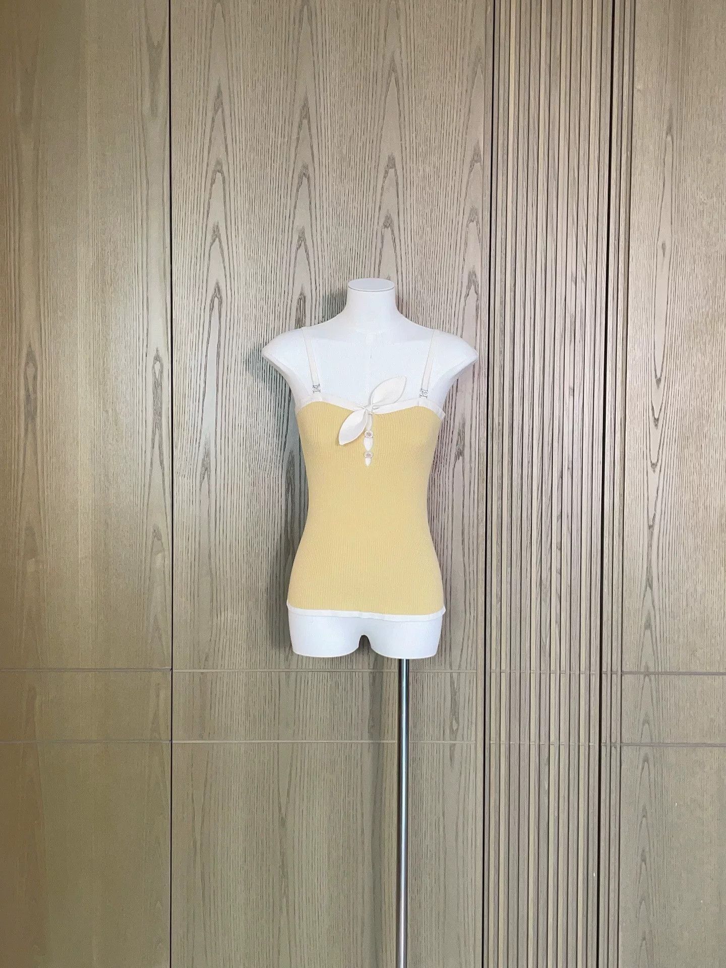 Chanel Chanel 22P Yellow Rabbit Ear Camisole Size XXS / US 00 / IT 34 - 2 Thumbnail