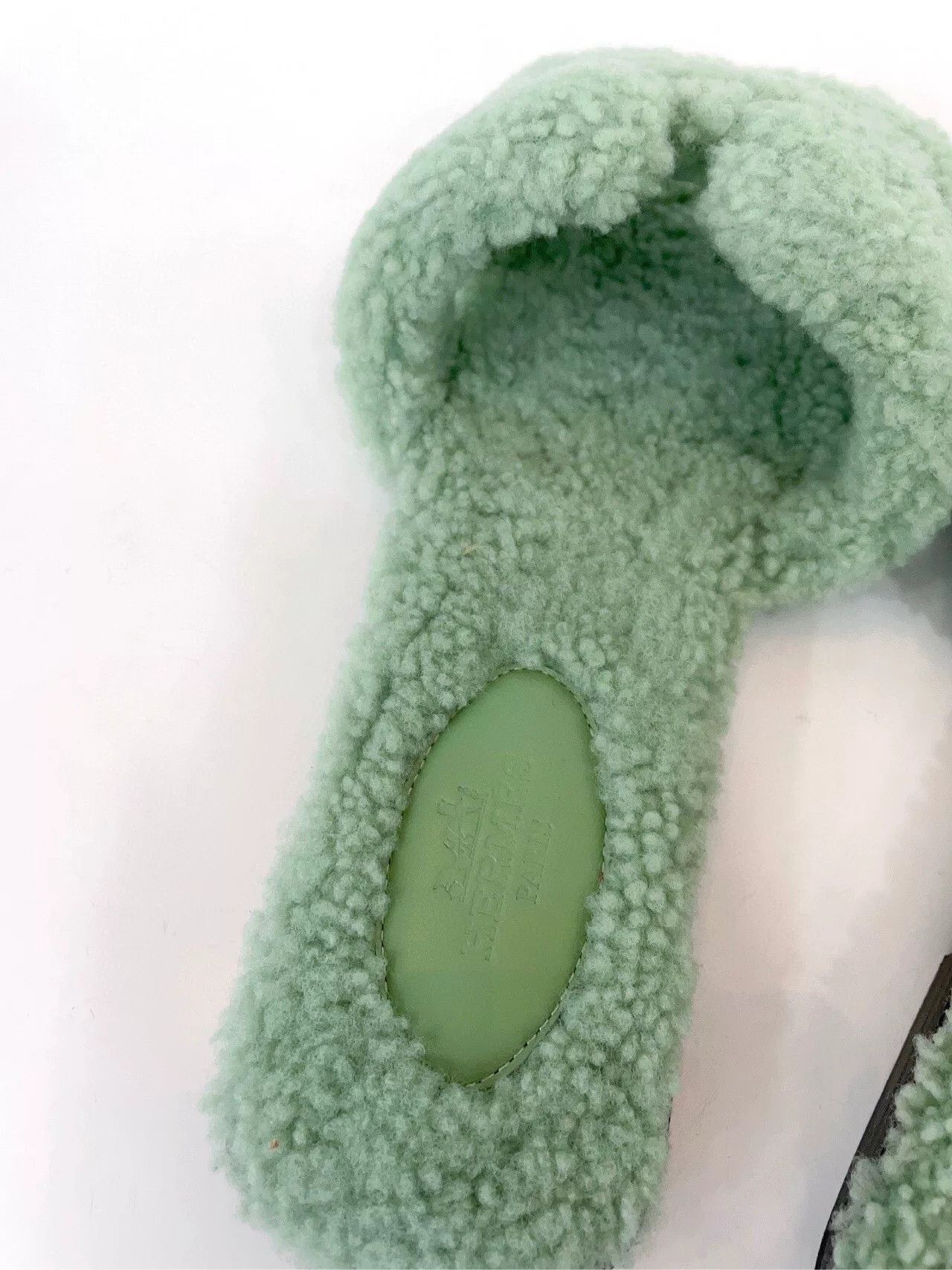Hermes Hermes Classic H Plush Teddy Slippers Size US 6 / IT 36 - 8 Thumbnail