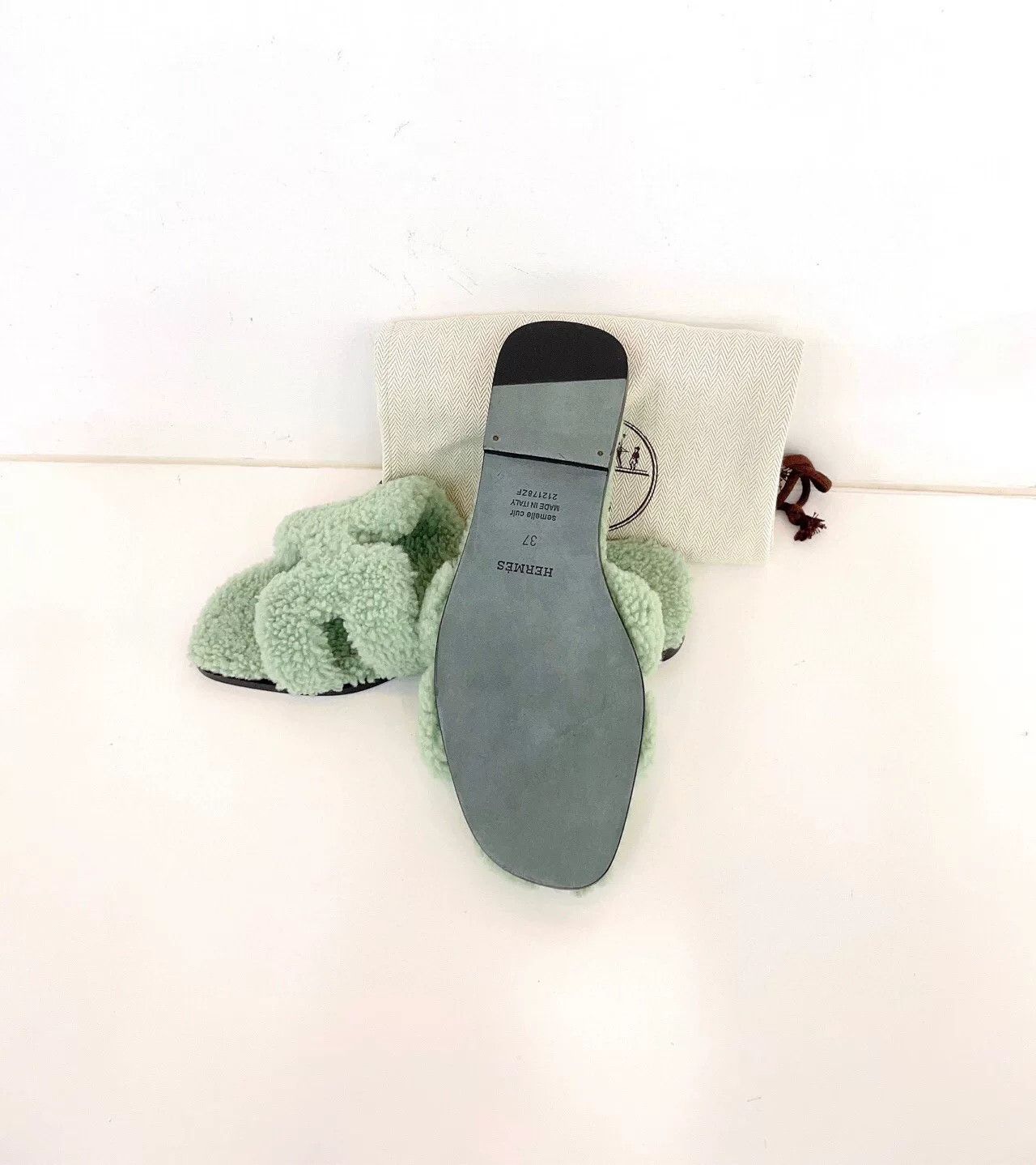 Hermes Hermes Classic H Plush Teddy Slippers Size US 6 / IT 36 - 4 Thumbnail