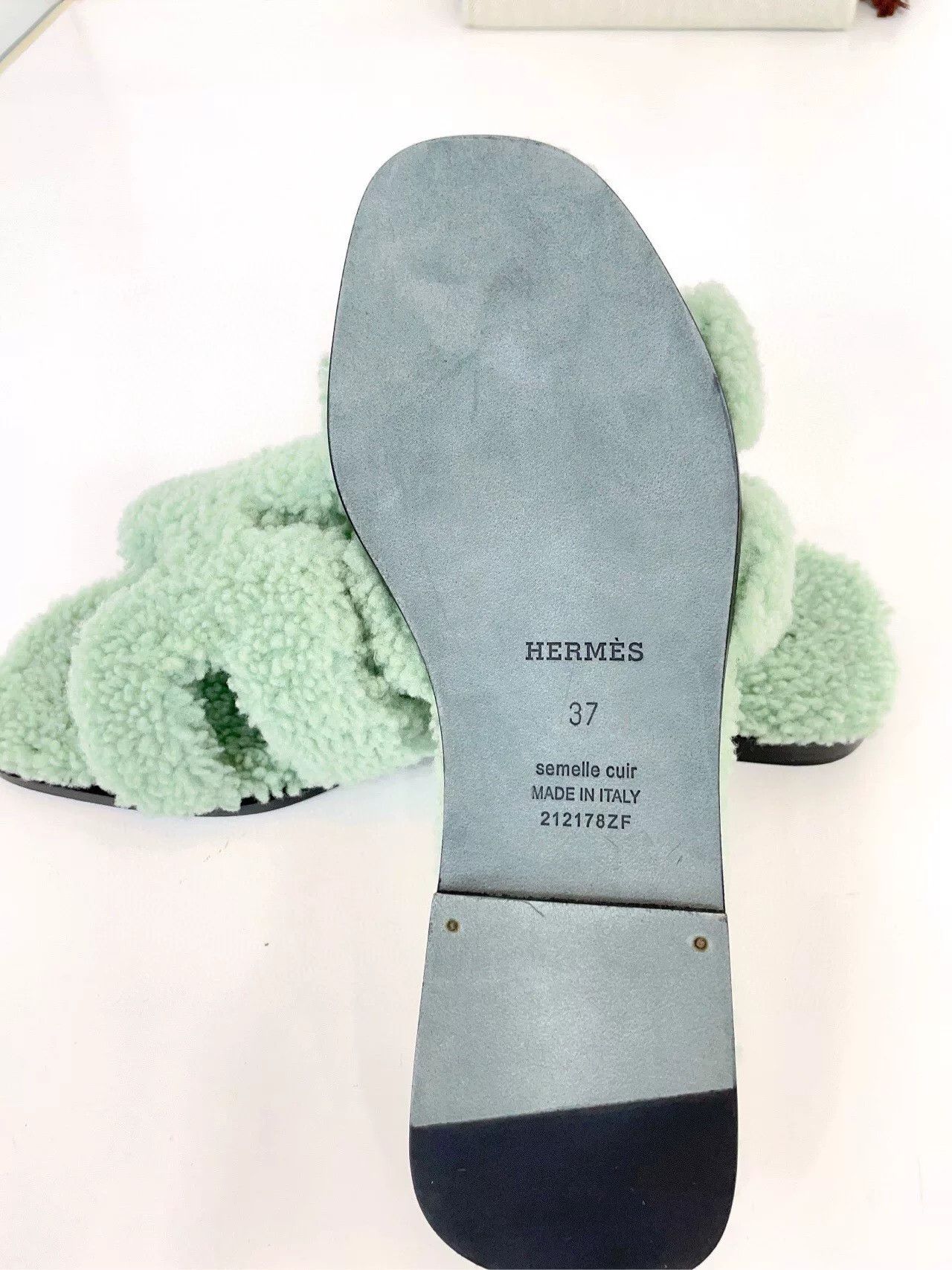 Hermes Hermes Classic H Plush Teddy Slippers Size US 6 / IT 36 - 9 Thumbnail