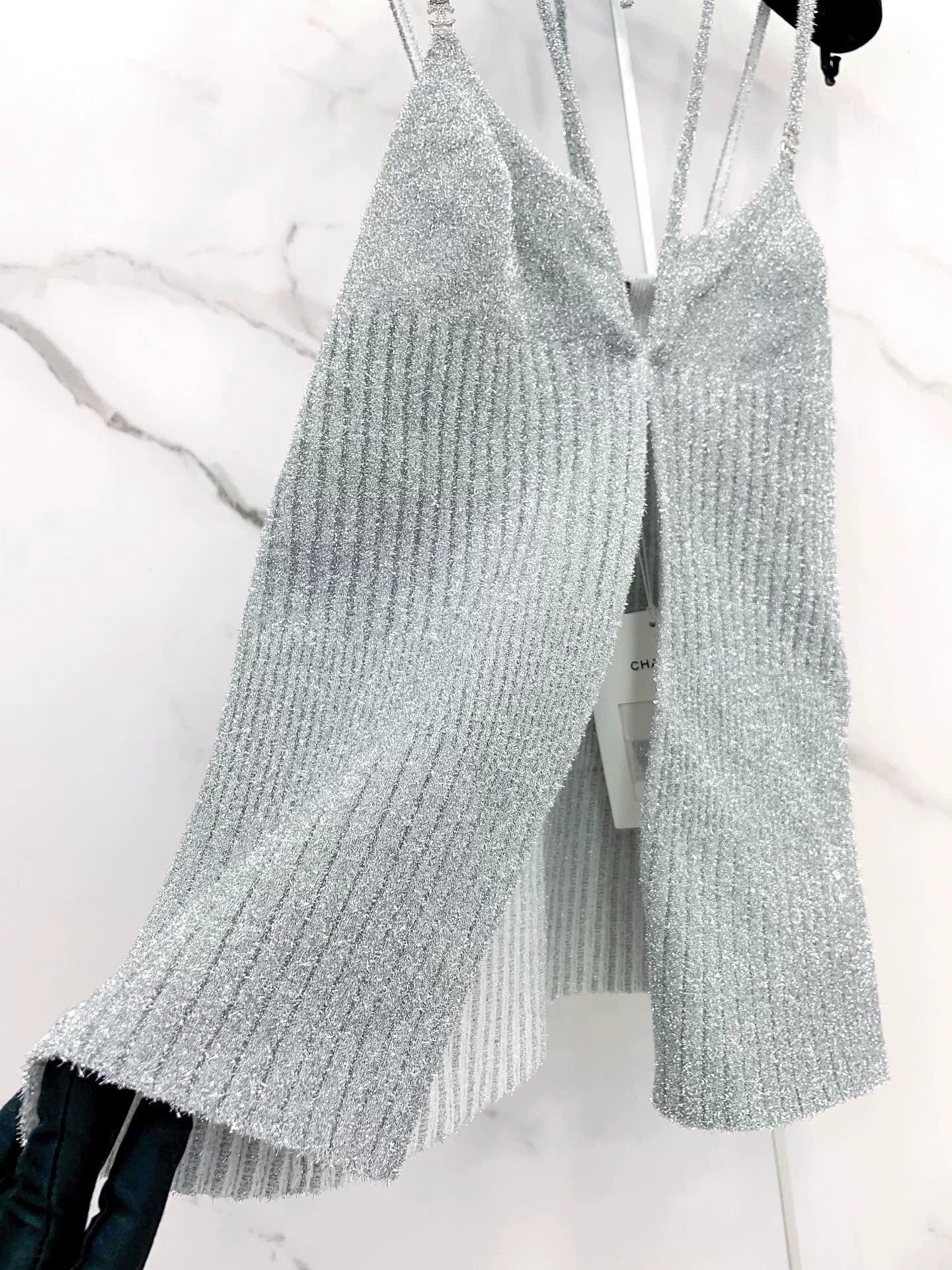 Chanel Chanel 22A Silver Thread Knit Rhinestone Camisole Size XS / US 0-2 / IT 36-38 - 7 Thumbnail