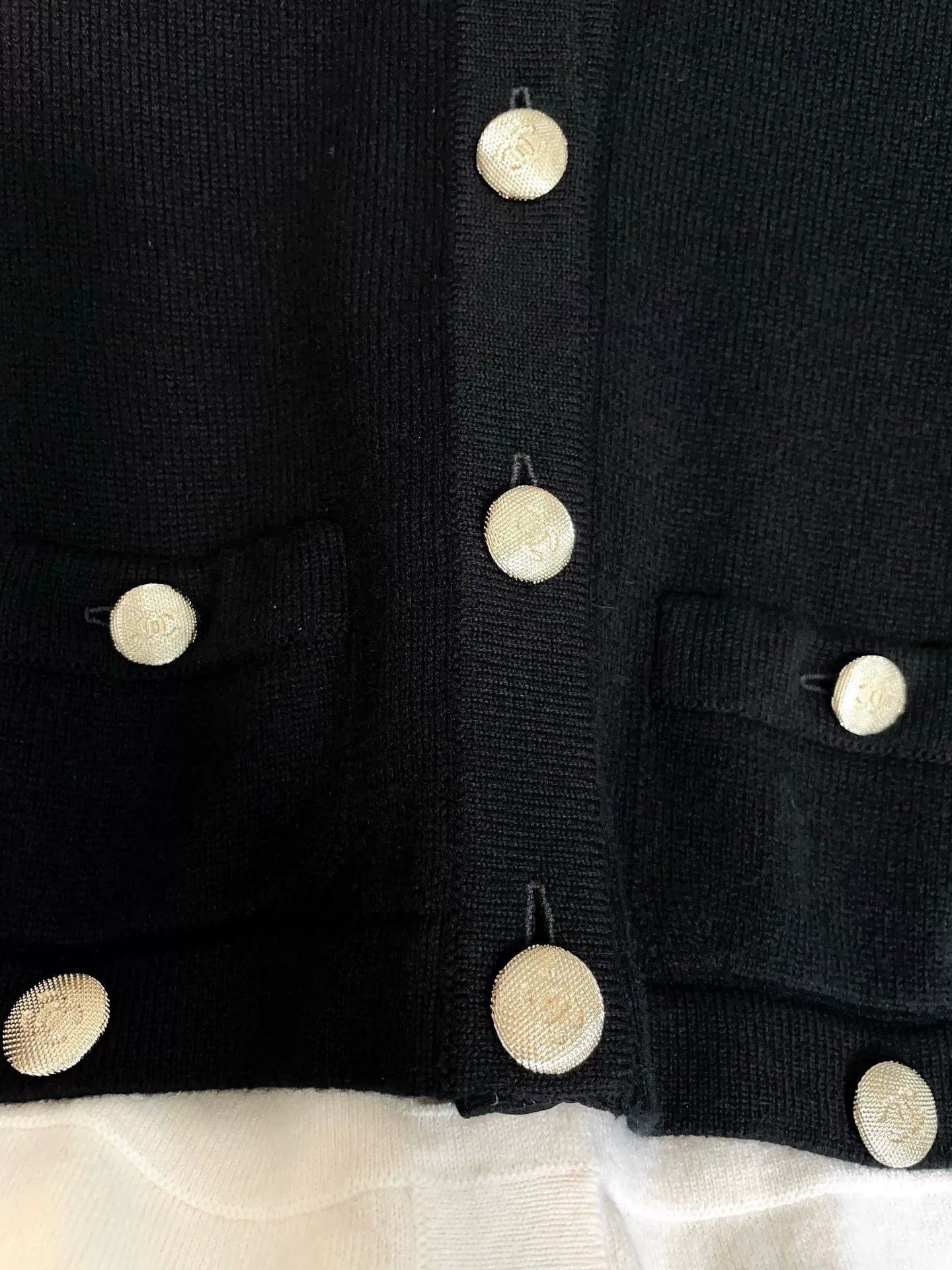 Chanel Chanel 22S Black White Cashmere Cardigan Size M / US 6-8 / IT 42-44 - 7 Thumbnail