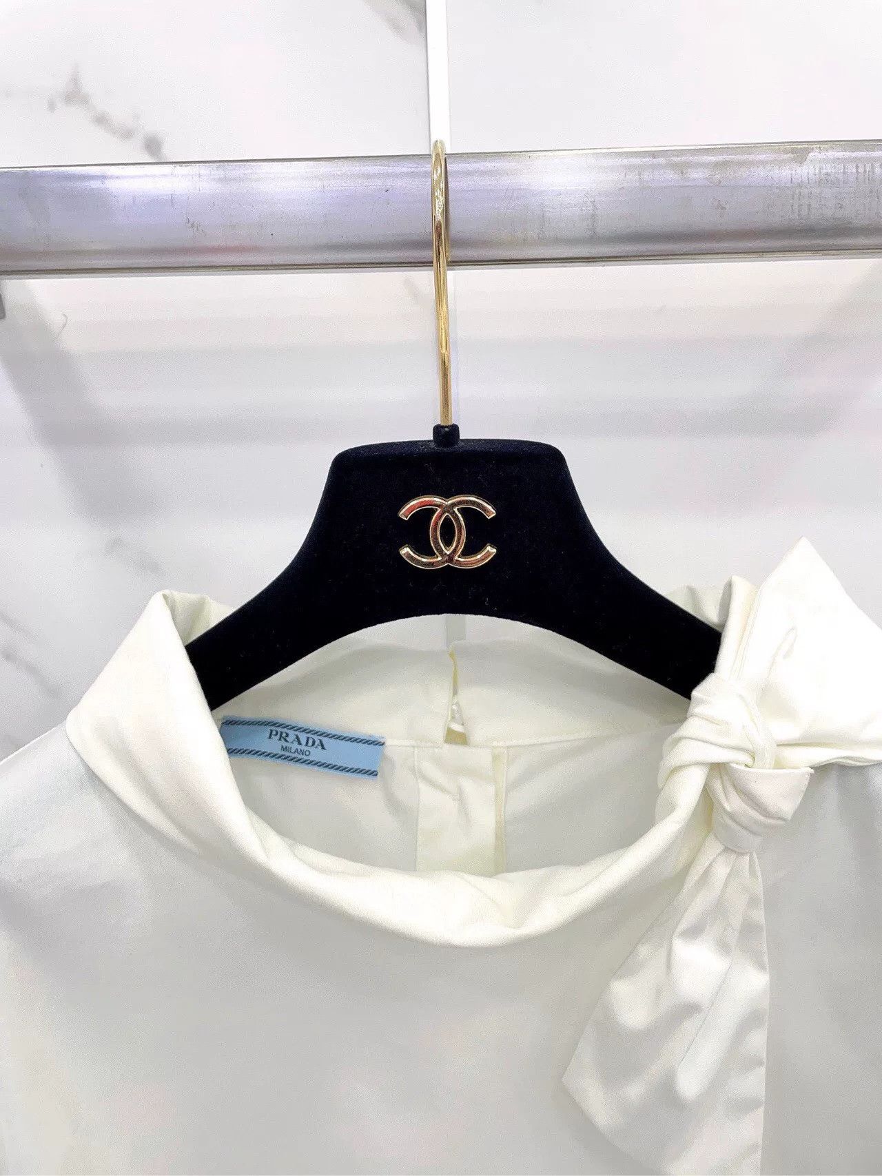 Prada Prada Stand Collar Bow Back Button Shirt Size M / US 6-8 / IT 42-44 - 7 Thumbnail