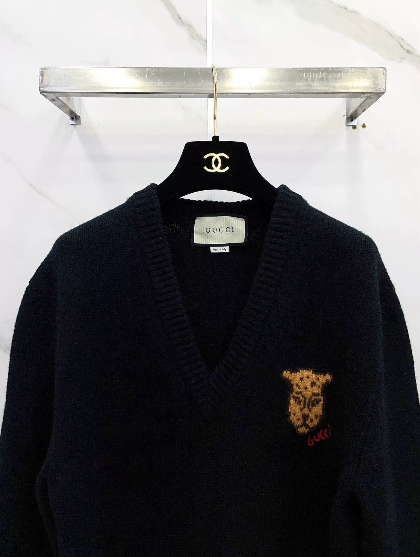 Gucci Gucci Leopard Embroidery Wool V-Neck Sweater Size US S / EU 44-46 / 1 - 3 Thumbnail