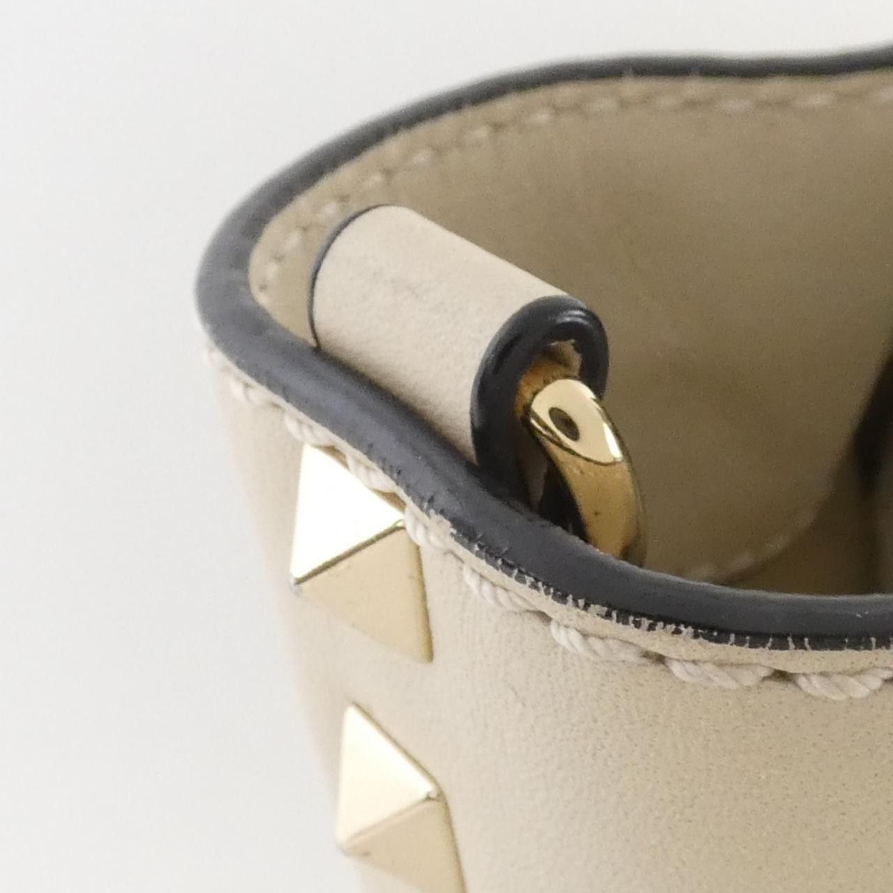 Valentino Valentino Valentino Garavani Leather Handbag Leather Shoulder Bag DUTY FREE for USA Size ONE SIZE - 3 Thumbnail