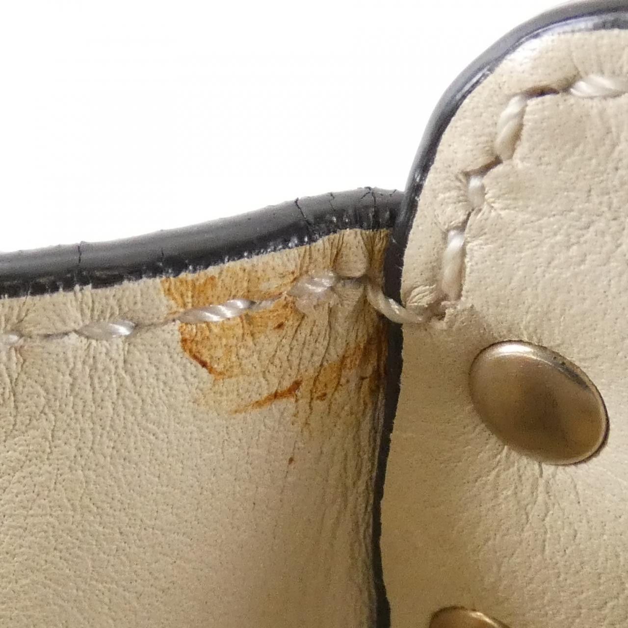 Valentino Valentino Valentino Garavani Leather Handbag Leather Shoulder Bag DUTY FREE for USA Size ONE SIZE - 9 Thumbnail