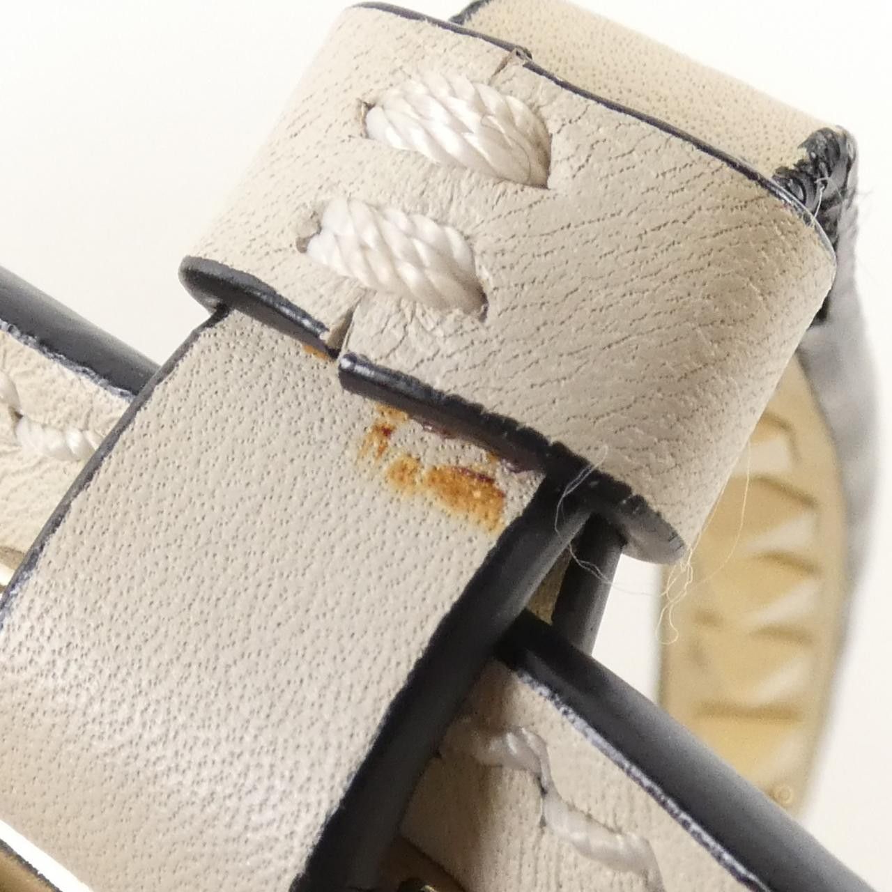 Valentino Valentino Valentino Garavani Leather Handbag Leather Shoulder Bag DUTY FREE for USA Size ONE SIZE - 6 Thumbnail