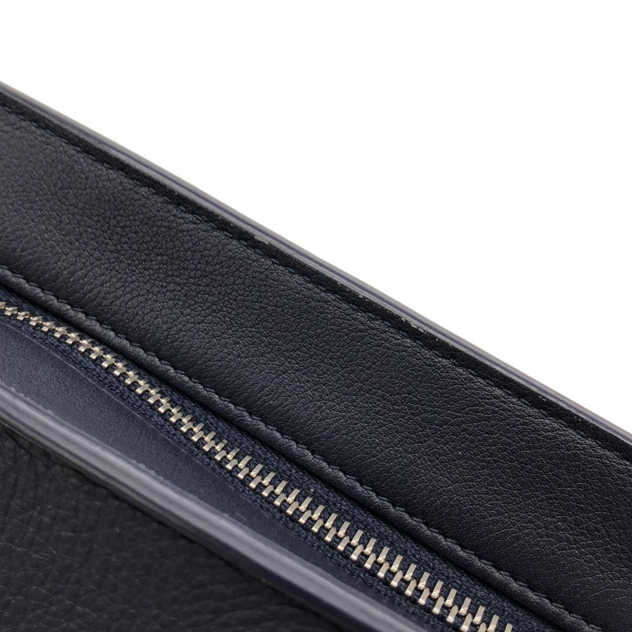 Salvatore Ferragamo Salvatore Ferragamo Salvatore Ferragamo Calf Handbag Leather Handbag 241445 DUTY FREE for USA Size ONE SIZE - 5 Thumbnail