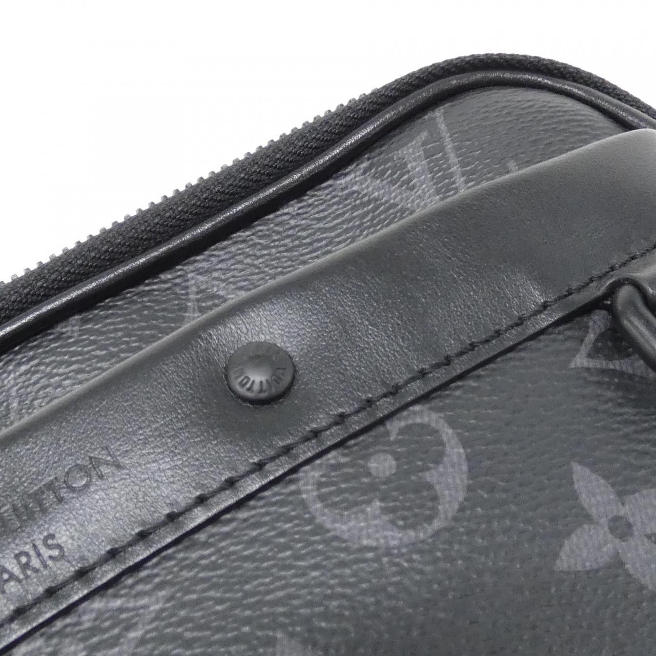 Louis Vuitton Louis Vuitton Louis Vuitton Alpha Messenger Monogram Eclipse Shoulder Bag Textile Shoulder Bag M46955 DUTY FREE for USA Size ONE SIZE - 5 Thumbnail
