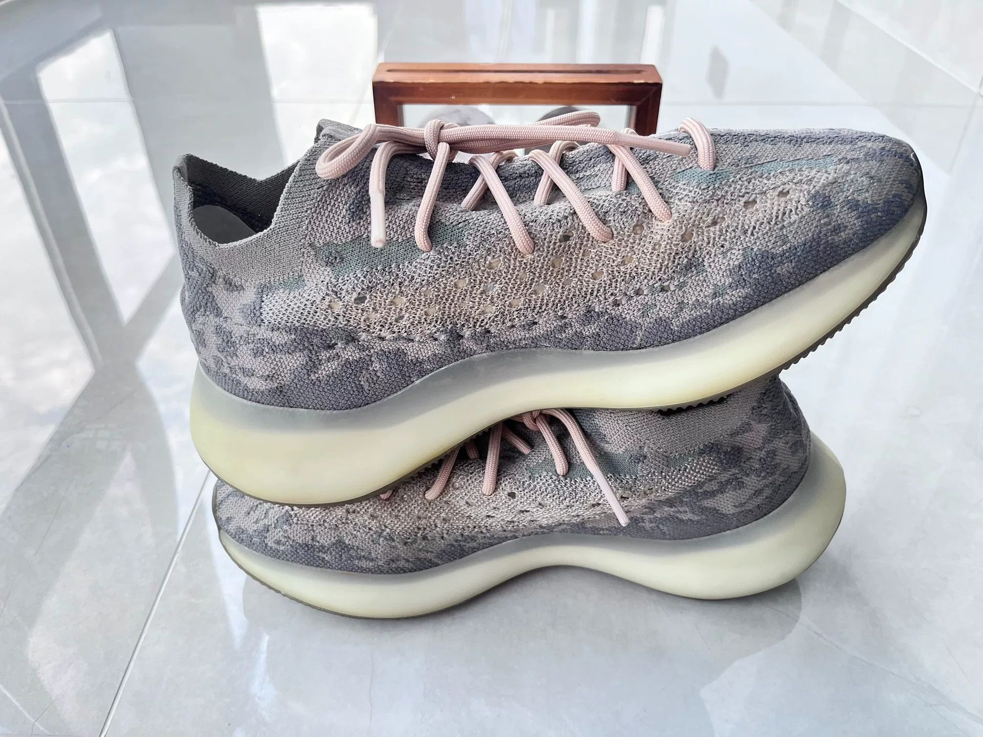 Adidas Adidas YEEZY380 Gray Lowtop Sneakers 12 Men Size US 12 / EU 45 - 3 Thumbnail