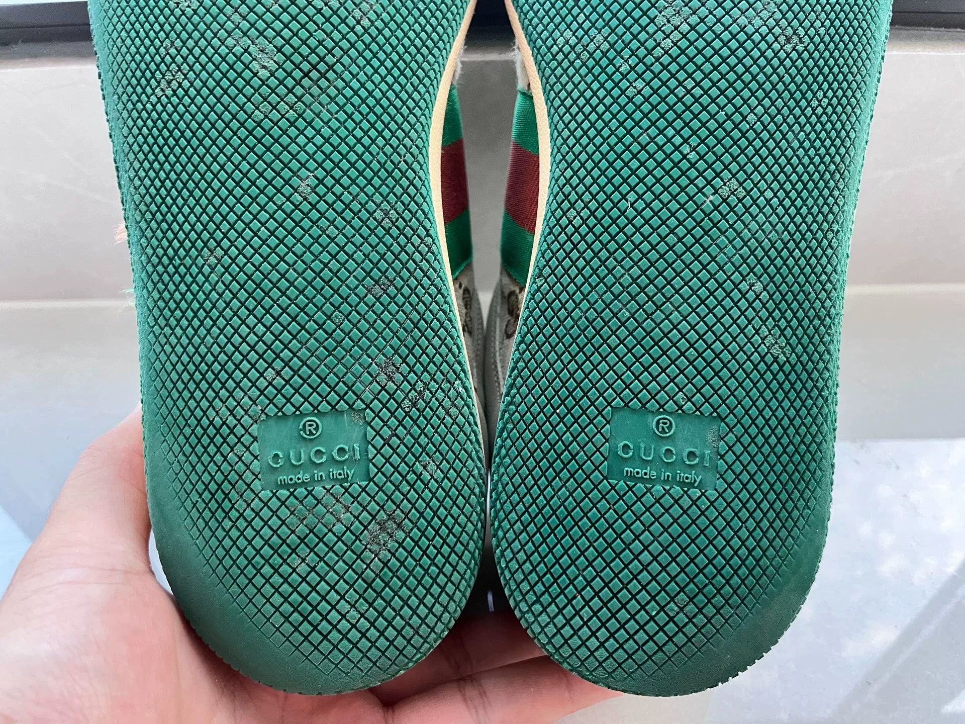 Gucci Gucci Distressed Green Lowtop Sneakers 9 Men Size US 9 / EU 42 - 9 Thumbnail