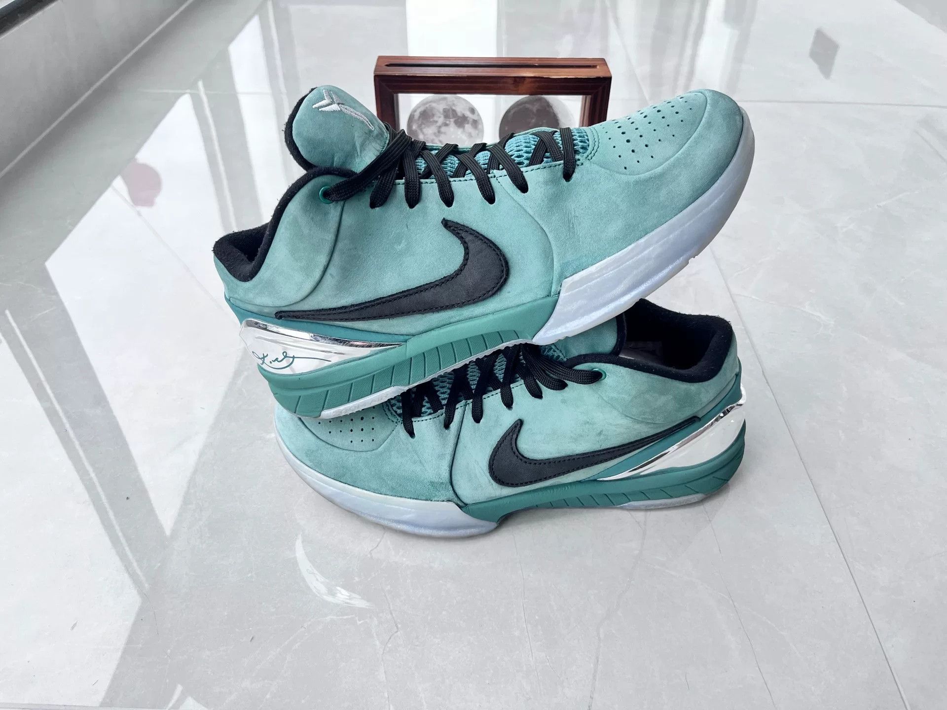 Nike Nike KOBE4 Green Lowtop Sneakers 11 Men Size US 11 / EU 44 - 2 Thumbnail
