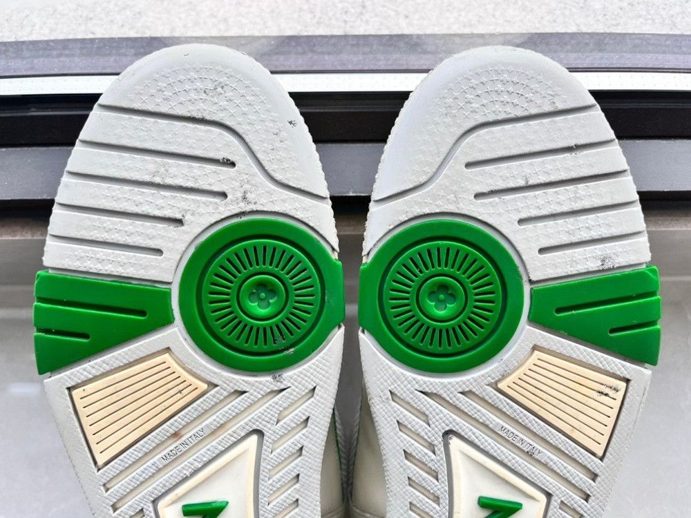 Louis Vuitton Louis Vuitton Training Green Lowtop Sneakers 8 Men Size US 8 / EU 41 - 8 Thumbnail