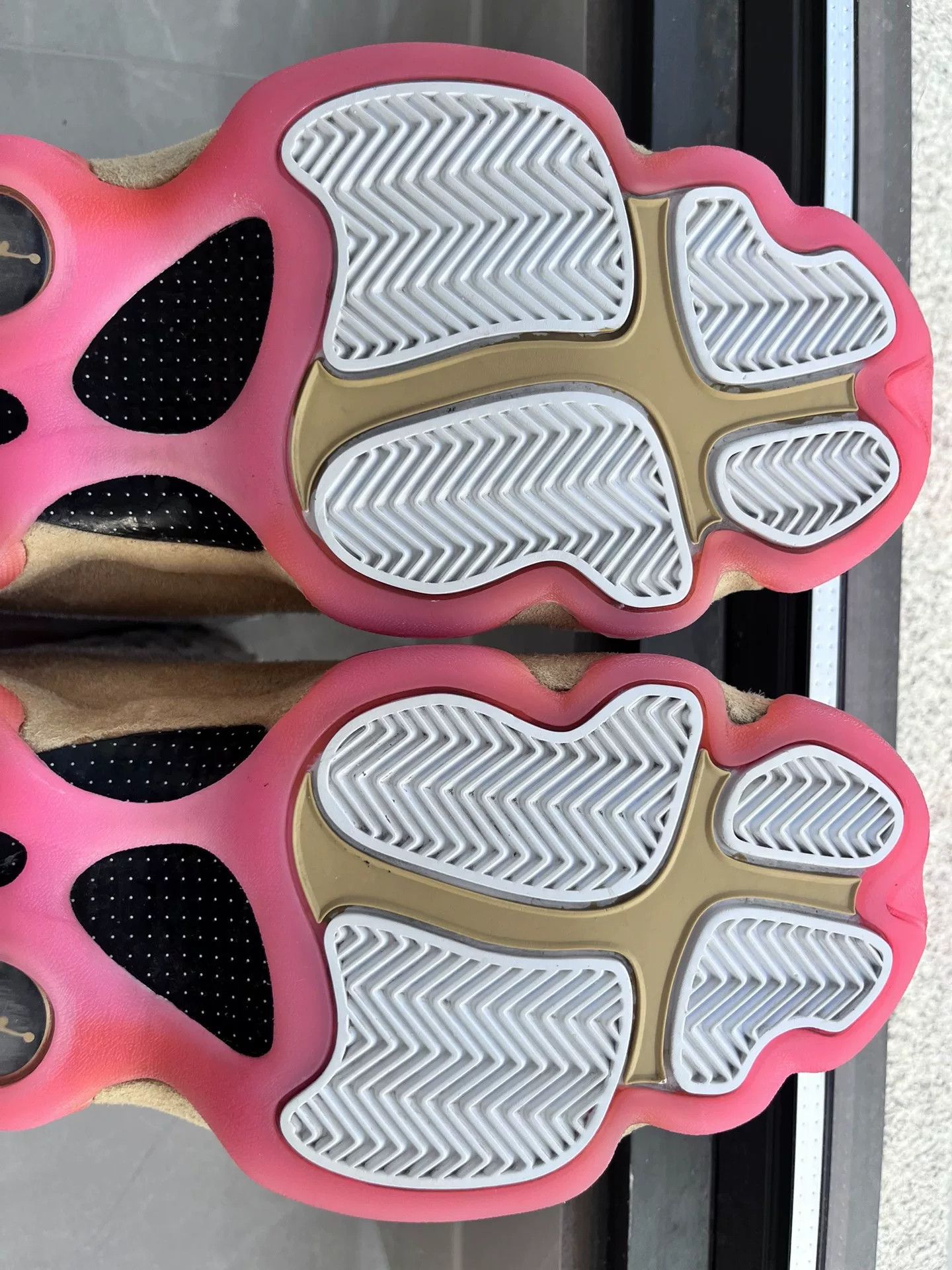 Nike Nike AJ13 Pink Lowtop Sneakers 11 Men Size US 11 / EU 44 - 7 Thumbnail