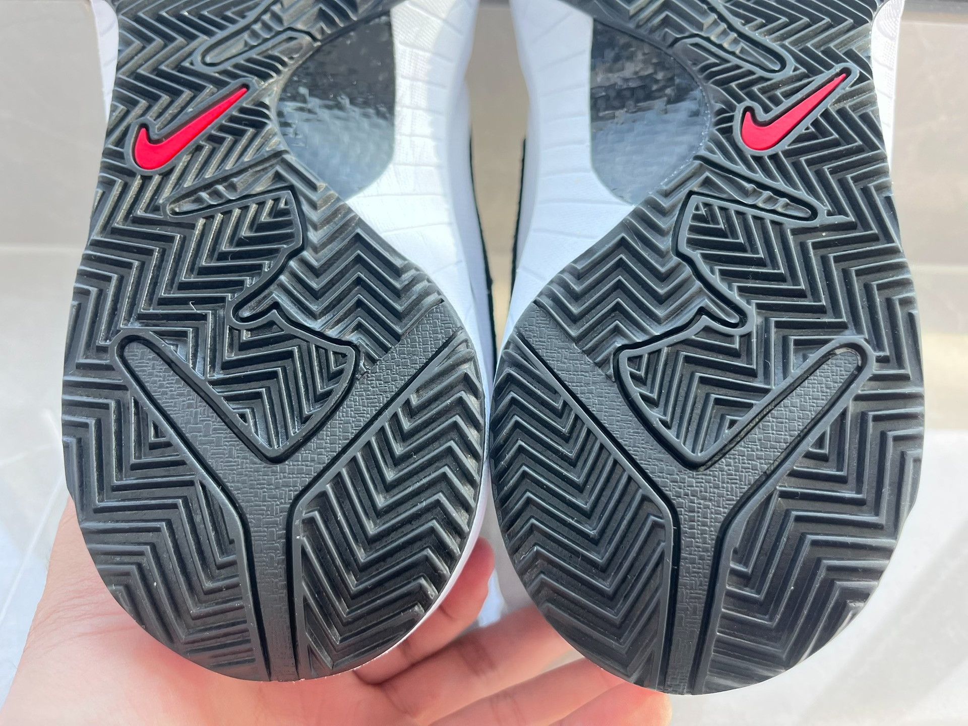 Nike Nike KOBE4 Black Lowtop Sneakers 11 Men Size US 11 / EU 44 - 9 Thumbnail