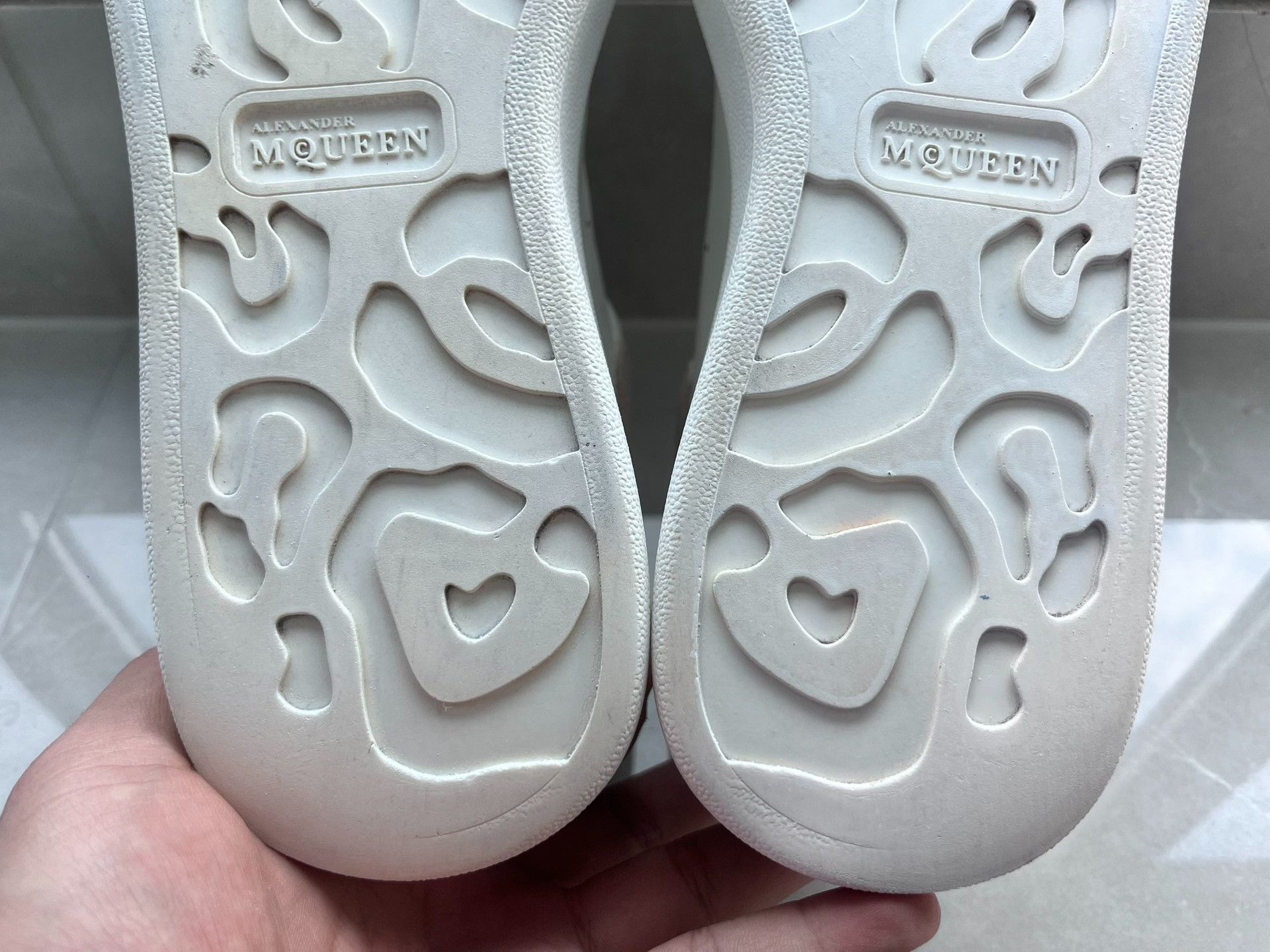 Alexander McQueen Alexander McQueen White Lowtop Sneakers it_39 Women Size US 9 / IT 39 - 9 Thumbnail